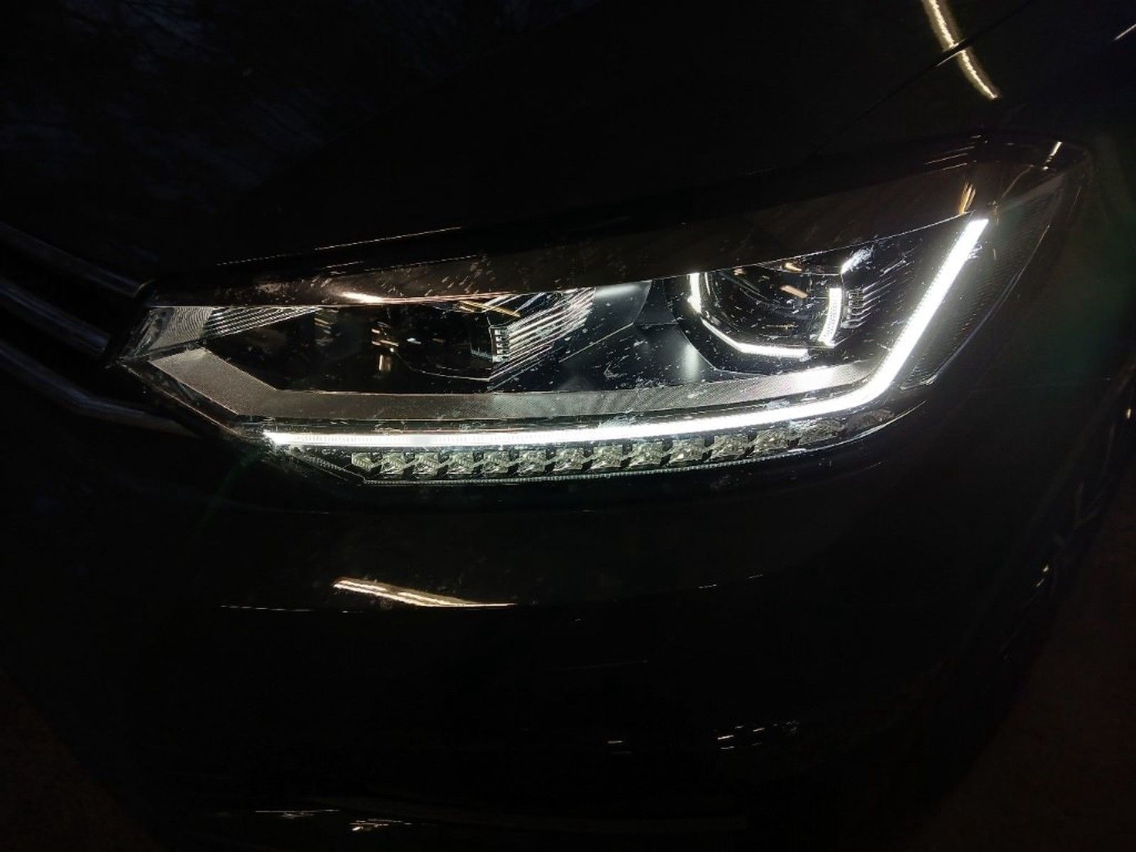 Volkswagen Touran Comfortline ADAPTLED/AHK/DYNAUDIO/STNDHZN foto 3