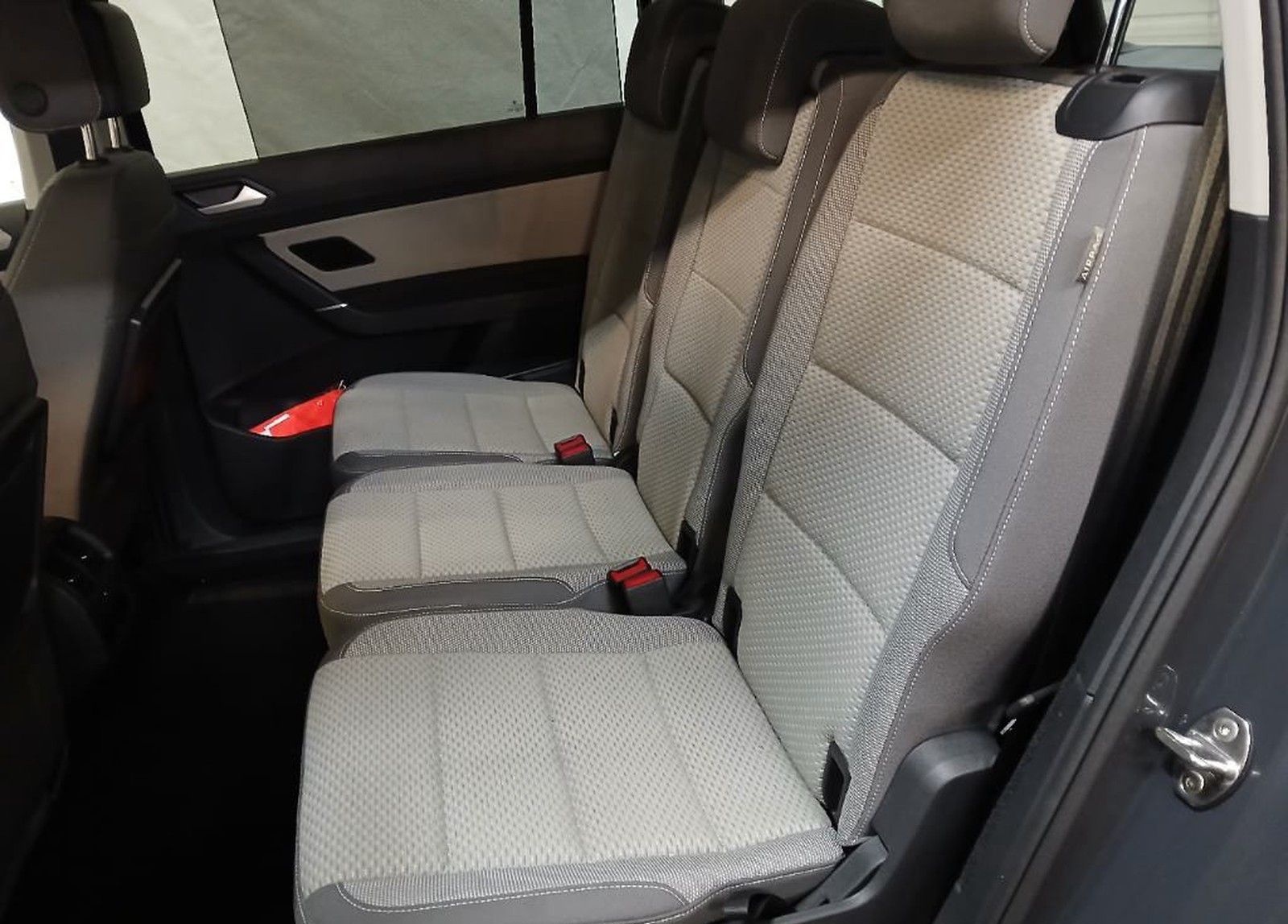 Volkswagen Touran Comfortline ADAPTLED/AHK/DYNAUDIO/STNDHZN foto 9