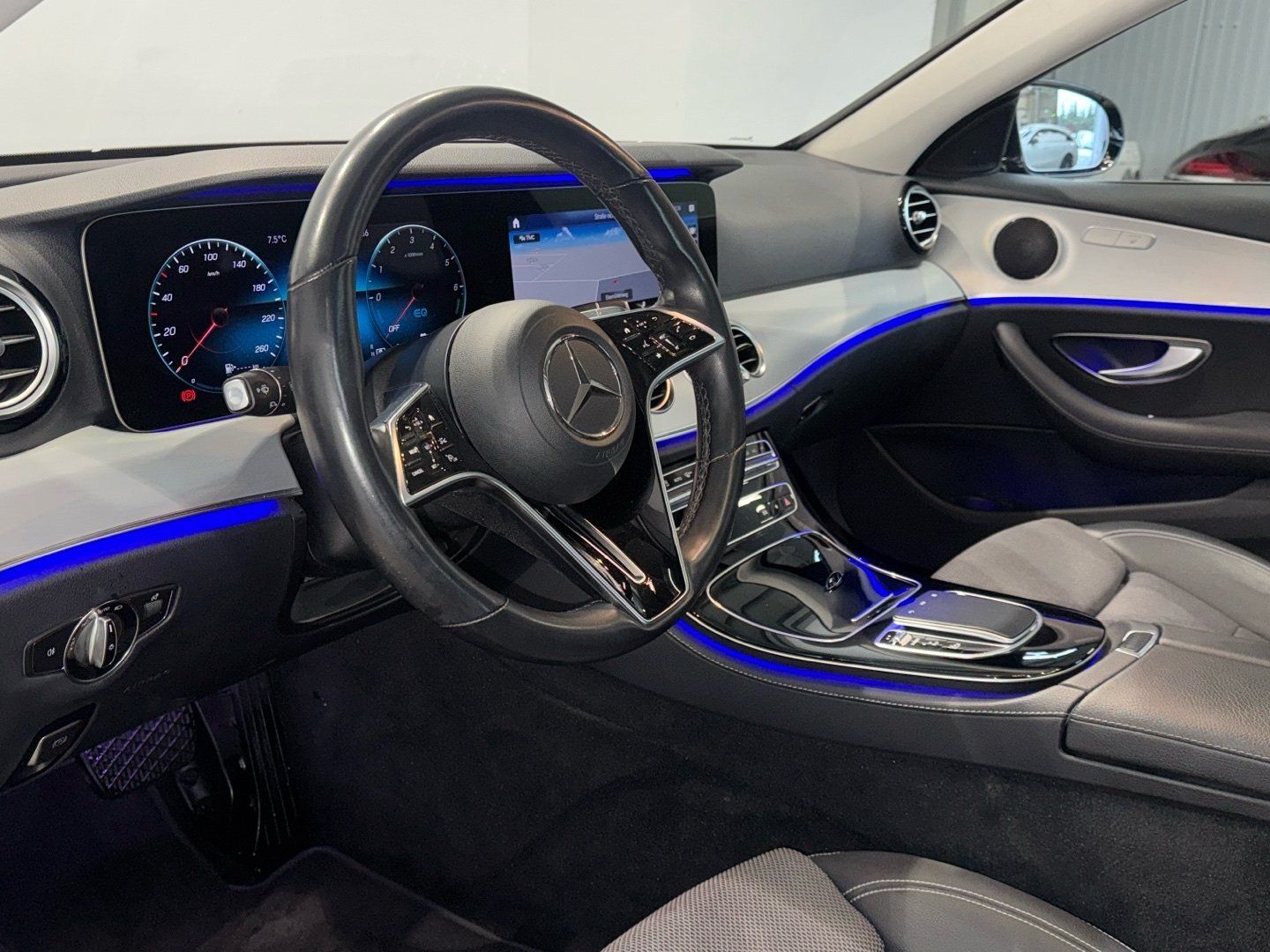 Mercedes-Benz E 300 de 4M Avantgarde Schiebedach Multibeam-LED foto 13