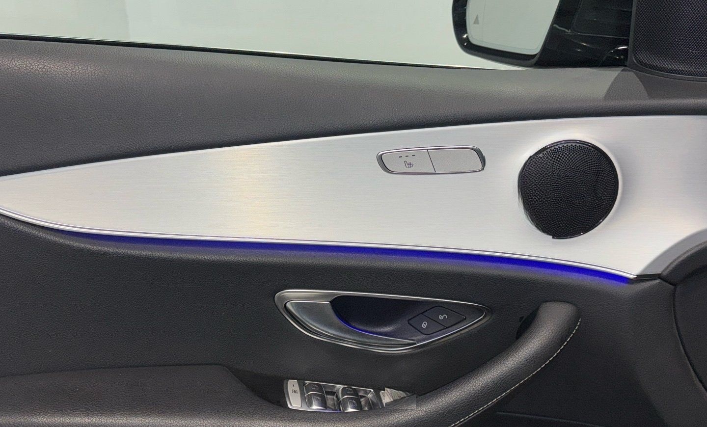 Mercedes-Benz E 300 de 4M Avantgarde Schiebedach Multibeam-LED foto 16