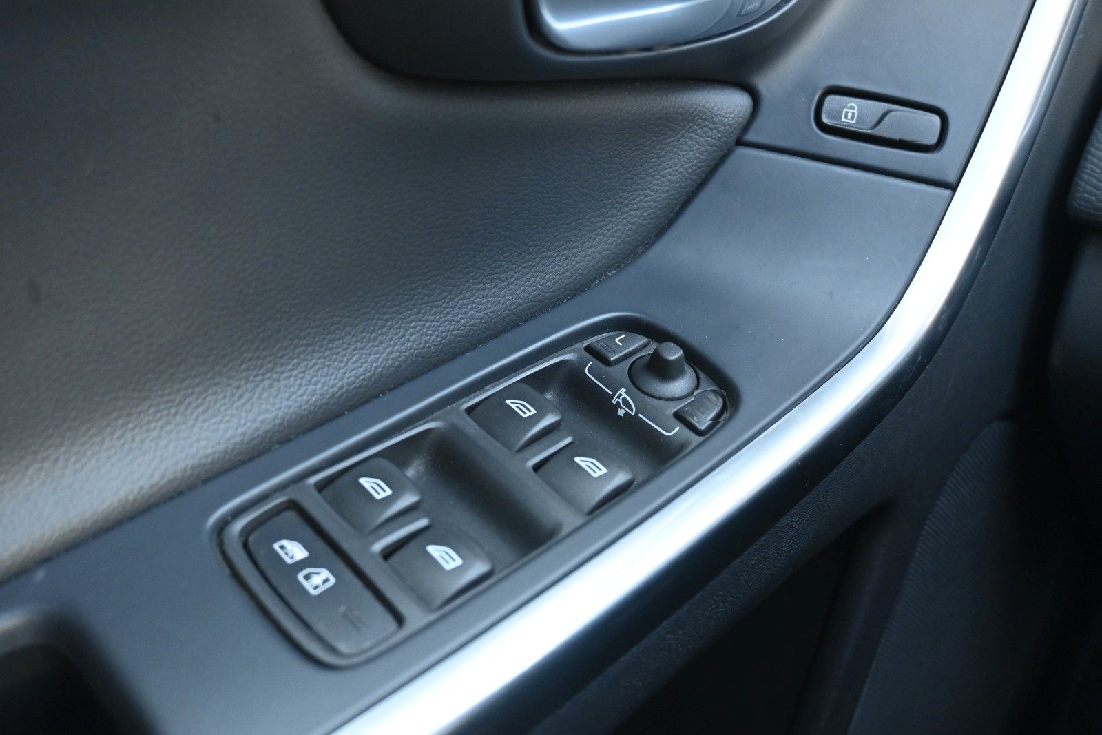 Volvo XC60 D4 FWD Autom. Summum*STDHZG*RFK* foto 24