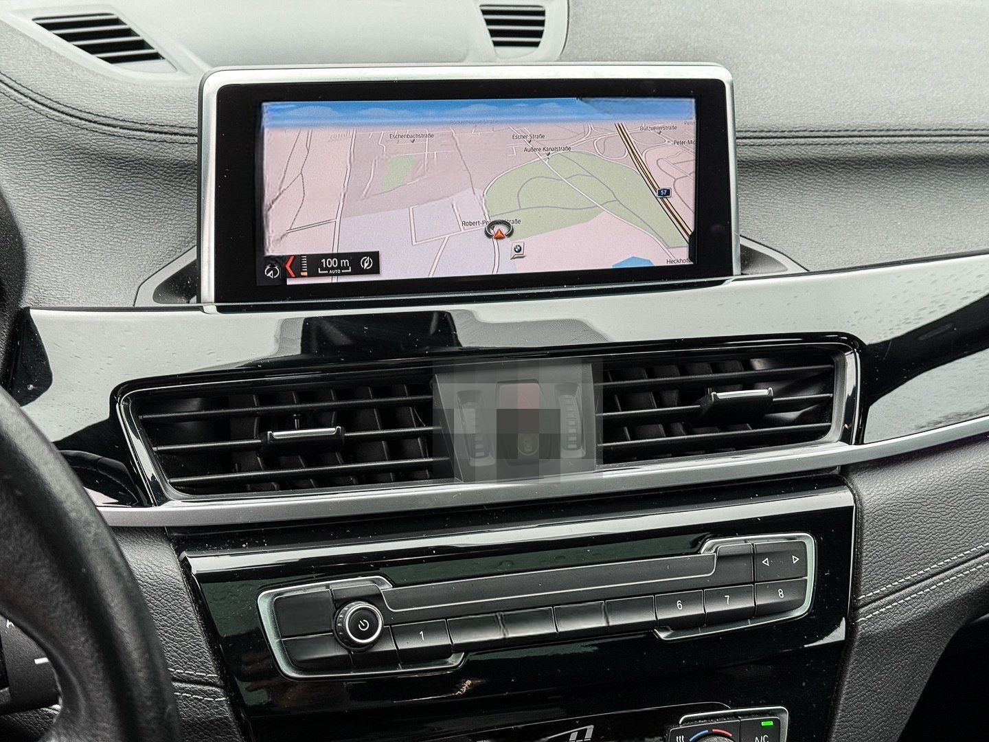 BMW X2 sDrive18d PANO+RFK+NAVI+LED+PDC+DAB foto 12