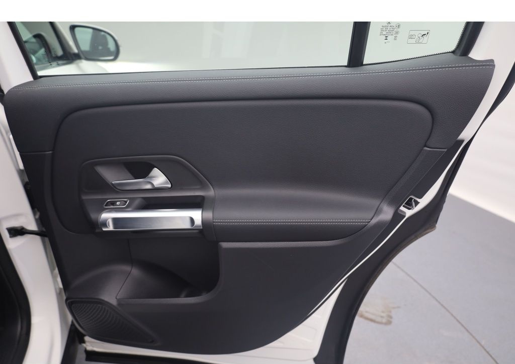 Mercedes-Benz EQB 300 4M Progressive 7-Sitze Distronic Bonus foto 17