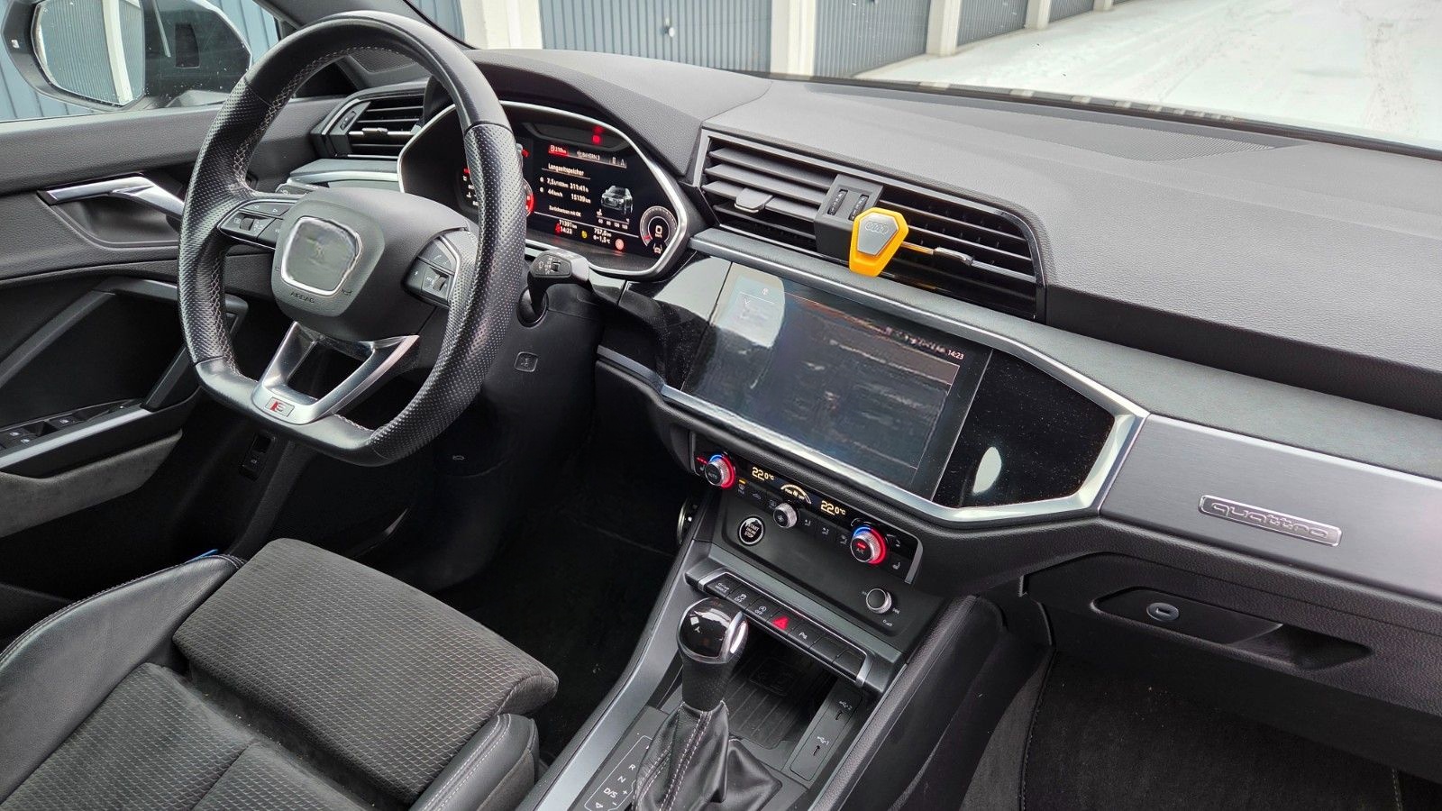 Audi Q3 40 TDI quattro S line Panorama MATRIX 20" foto 13