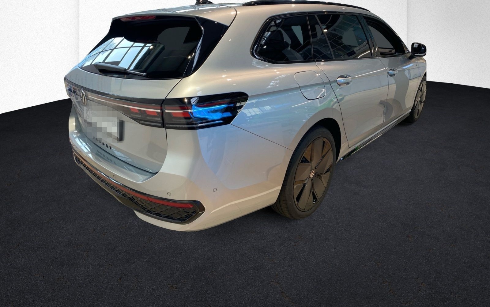 Volkswagen Passat R-Line 1.5 eHybrid DSG *BlackStyle*SOUND* foto 2
