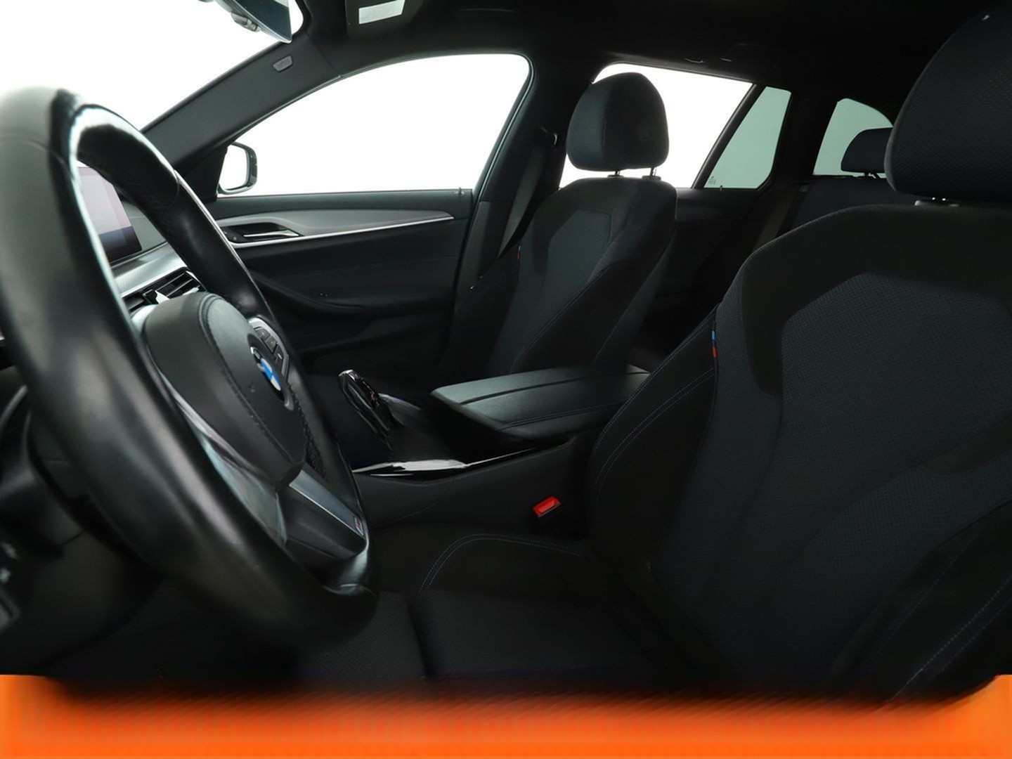 BMW 520i M Sport Aut*NAVI*LED*CAM*SHZ*TEMPO*ALU*HUD* foto 13
