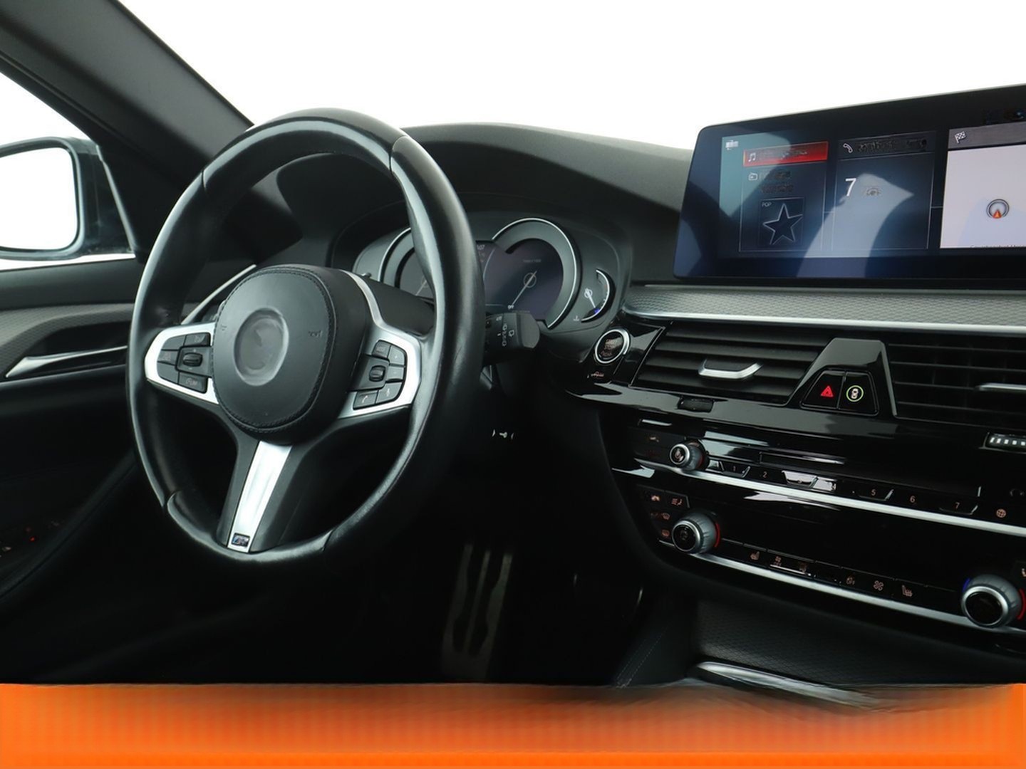 BMW 520i M Sport Aut*NAVI*LED*CAM*SHZ*TEMPO*ALU*HUD* foto 17