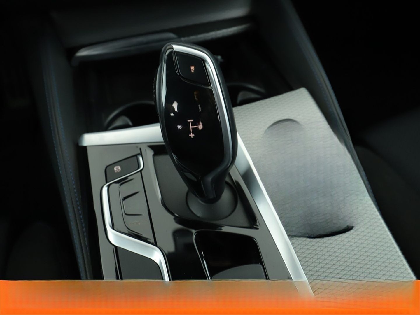 BMW 520i M Sport Aut*NAVI*LED*CAM*SHZ*TEMPO*ALU*HUD* foto 22