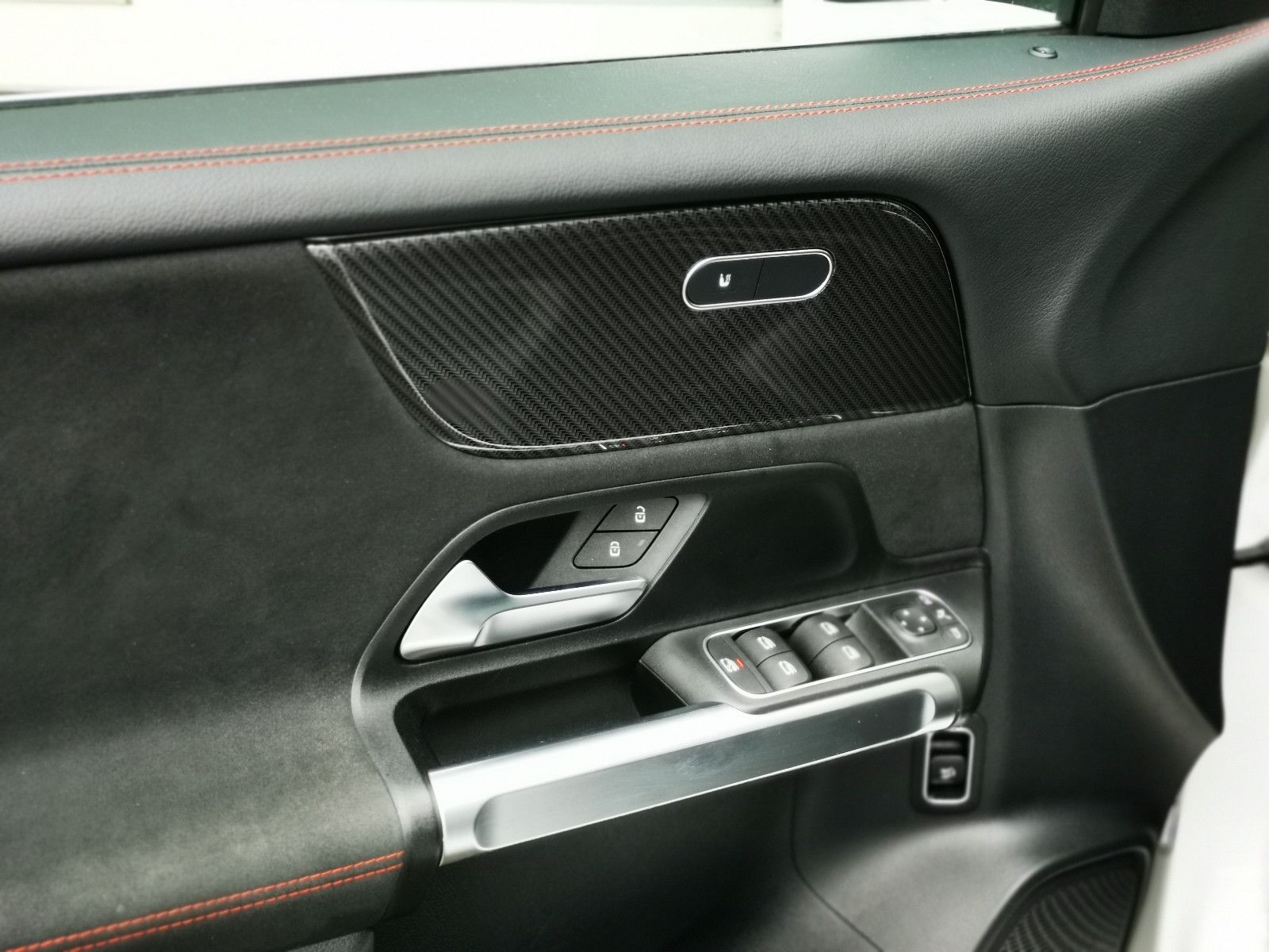 Mercedes-Benz GLB 35 AMG 4Matic l Multibeam l MBUX foto 18