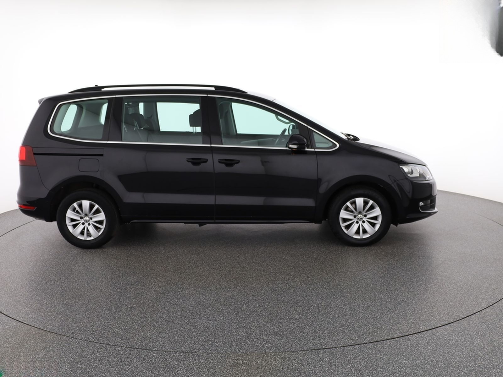 Volkswagen Sharan 2.0 TDI DSG DYNAUDIO,KAMERA,TOTWINKEL,ACC foto 6