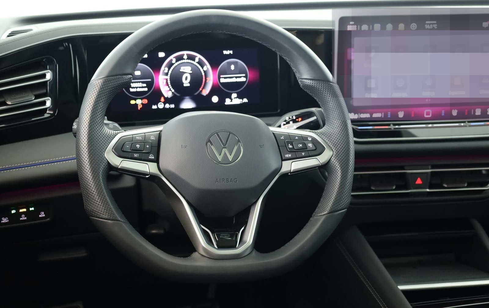 Volkswagen Tiguan 2.0 TSI DSG 4M R-Line IQ Pano Nav Key 360 foto 19