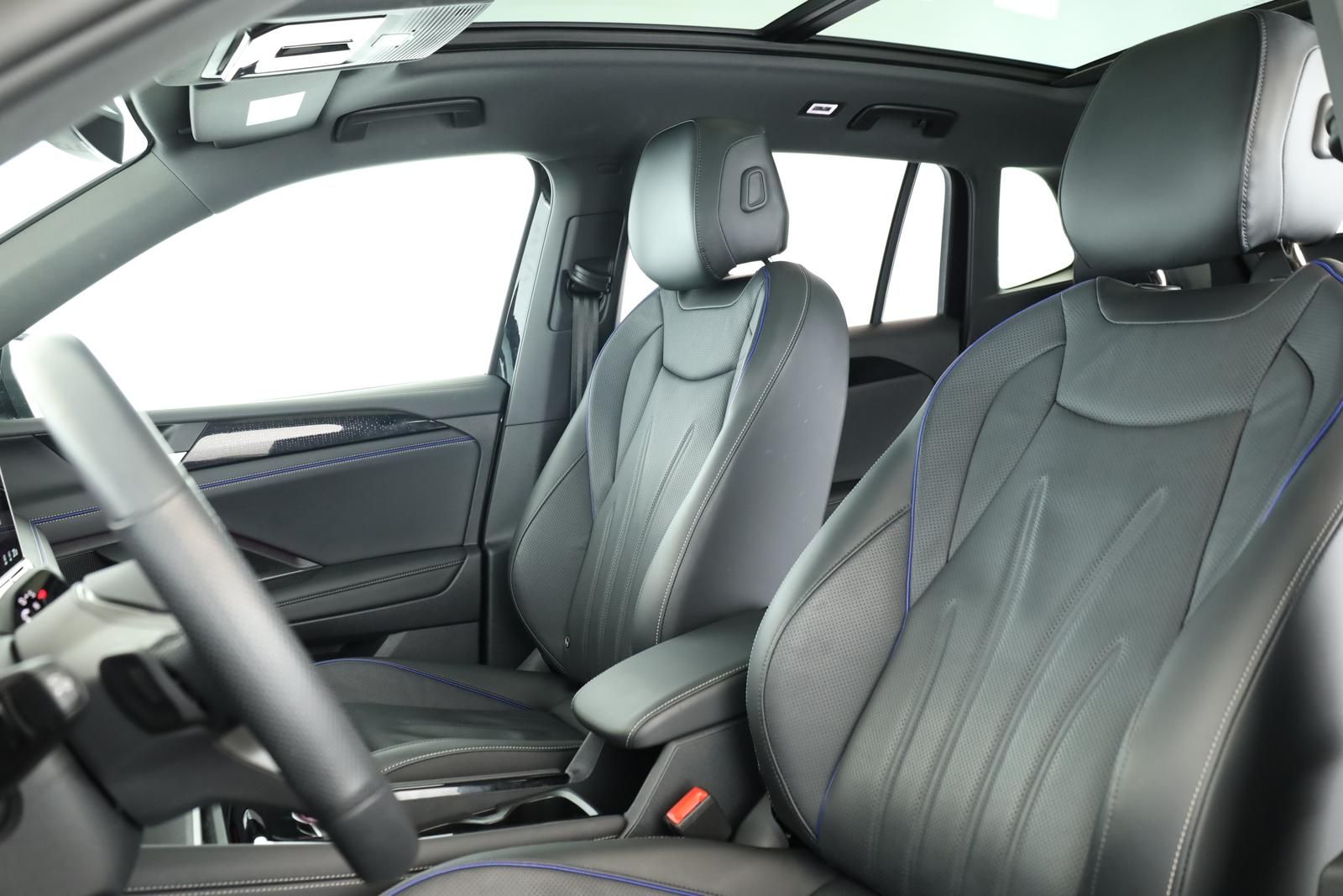 Volkswagen Tiguan 2.0 TSI DSG 4M R-Line IQ Pano Nav Key 360 foto 21