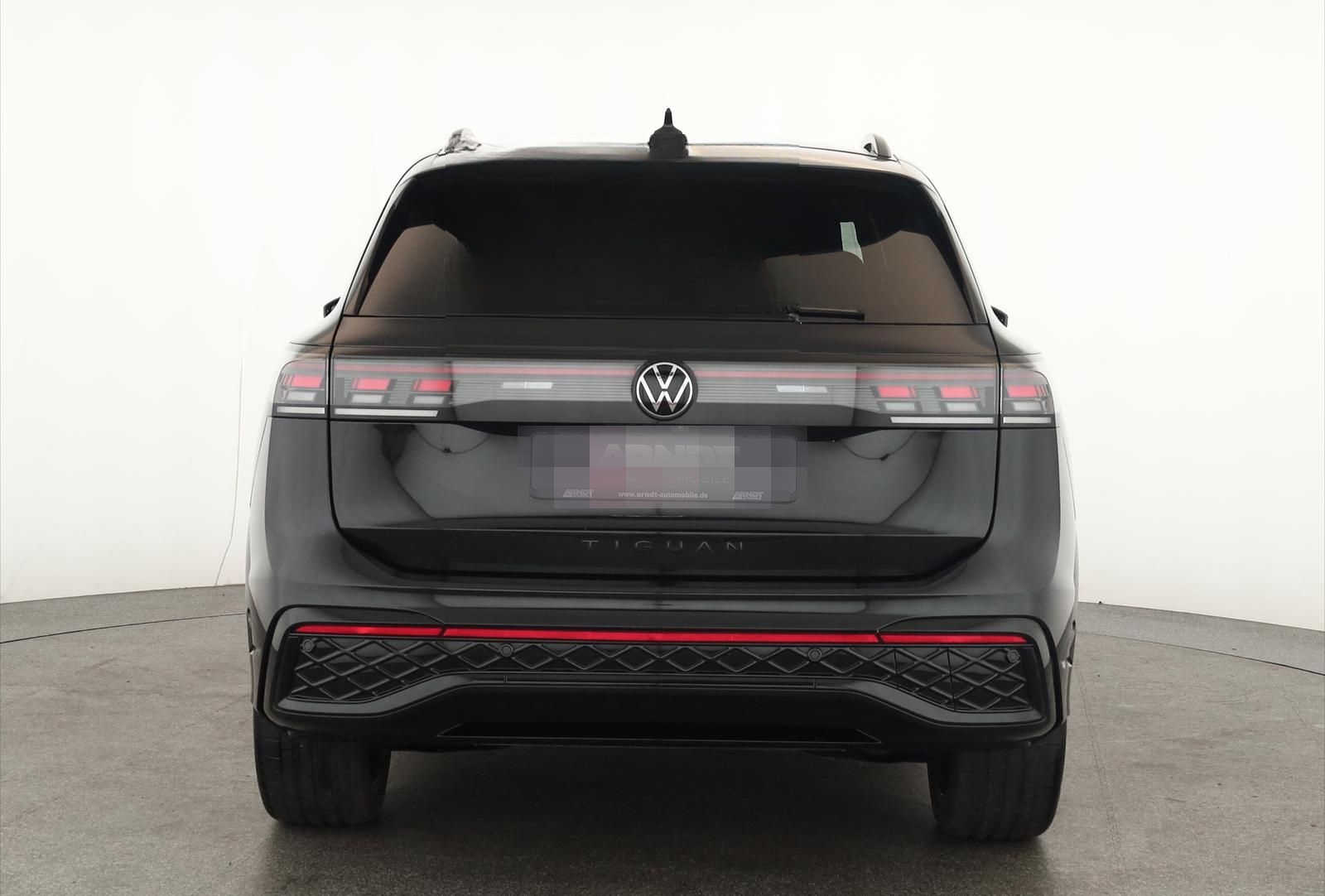 Volkswagen Tiguan 2.0 TSI DSG 4M R-Line IQ Pano Nav Key 360 foto 4
