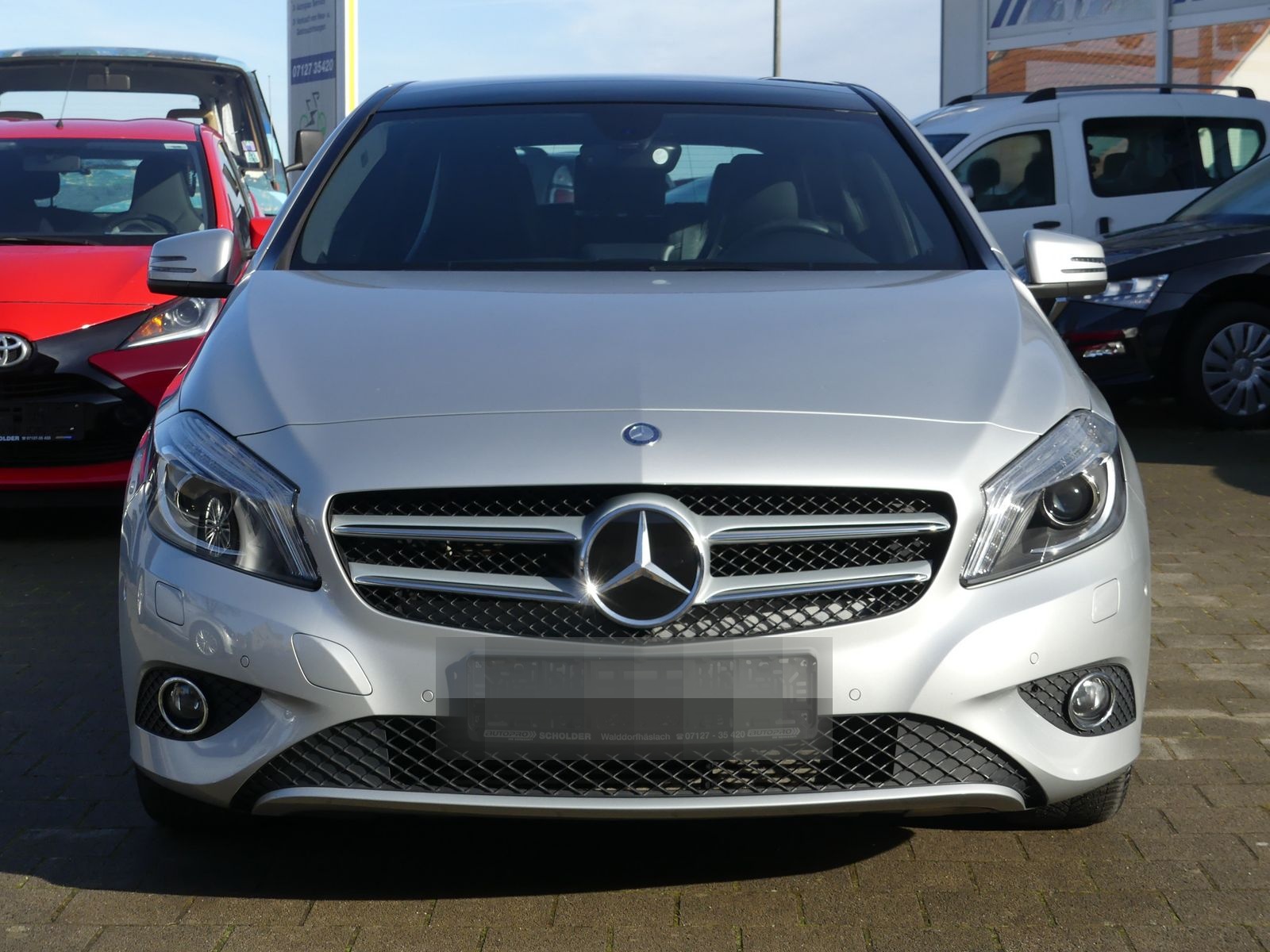 Mercedes-Benz A 250 BlueEfficiency | NAVI | BI-XENON | PANO foto 2
