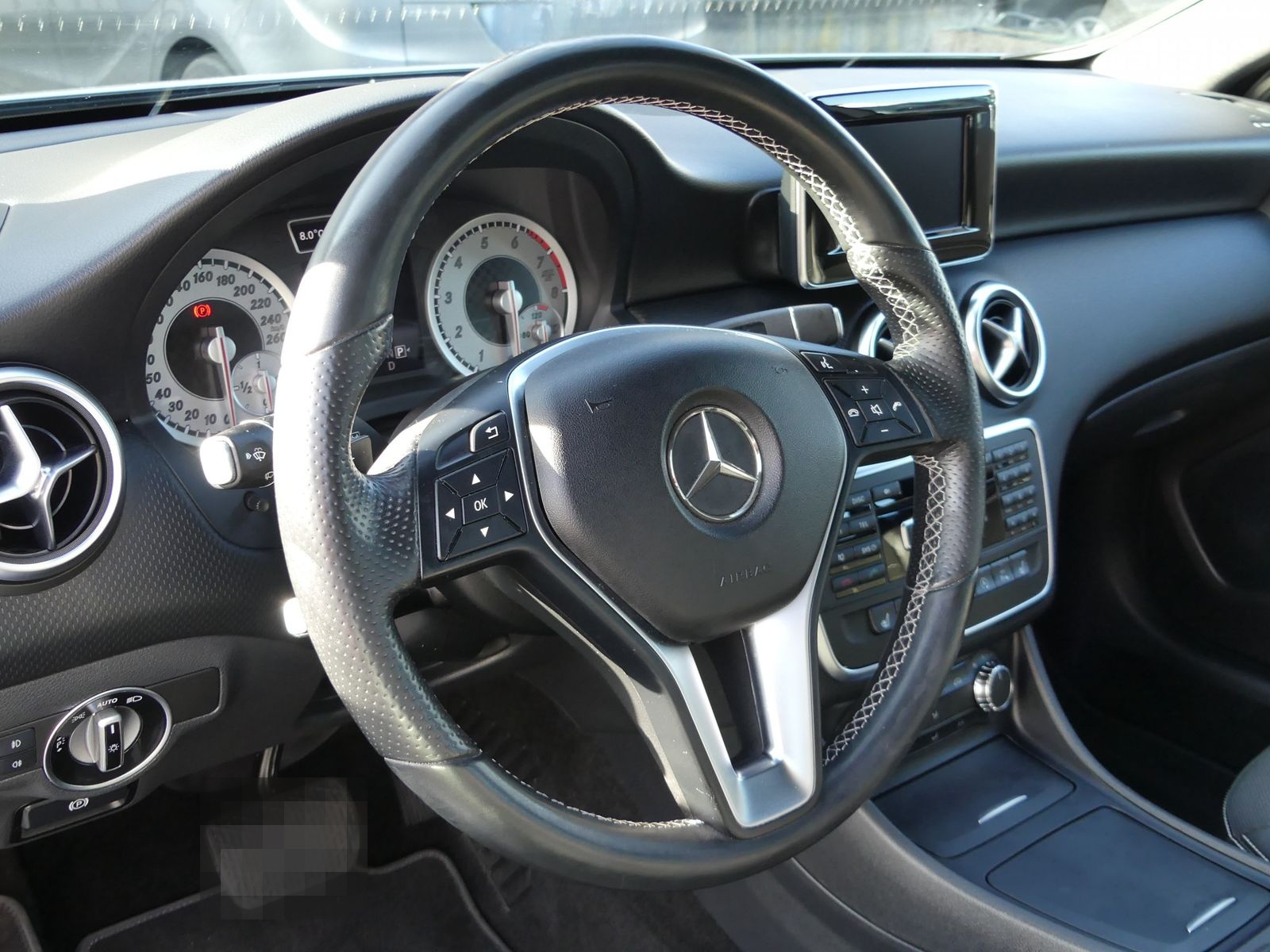 Mercedes-Benz A 250 BlueEfficiency | NAVI | BI-XENON | PANO foto 11