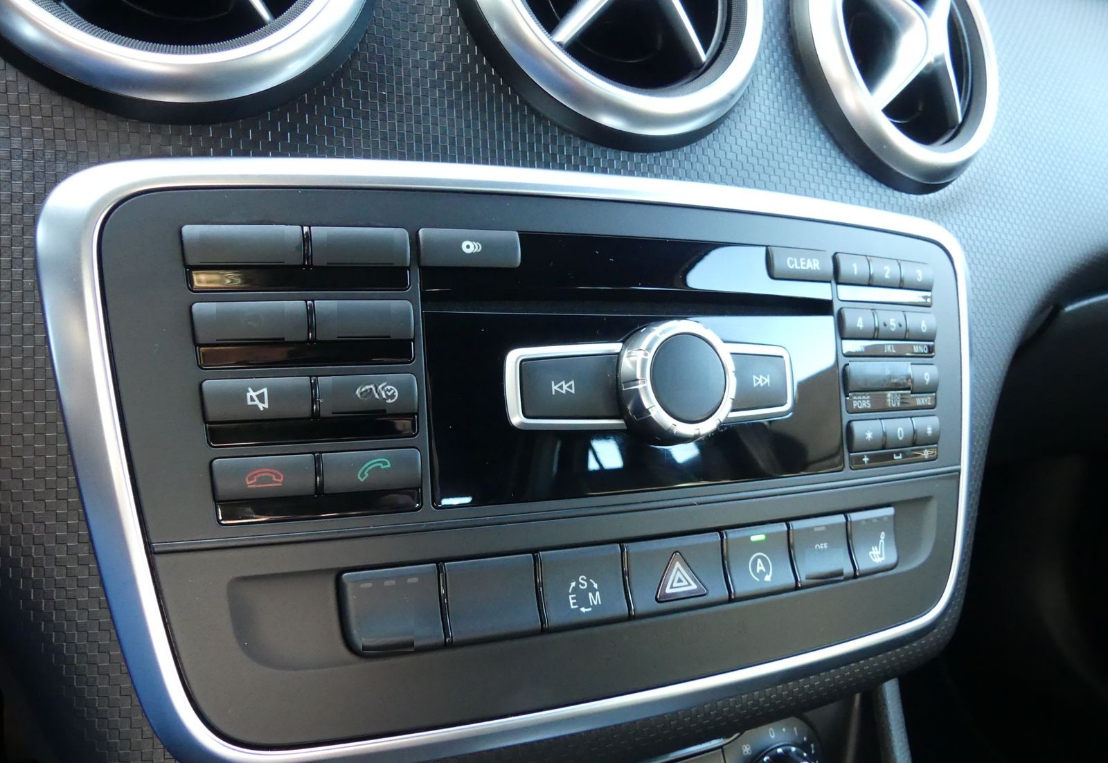 Mercedes-Benz A 250 BlueEfficiency | NAVI | BI-XENON | PANO foto 15