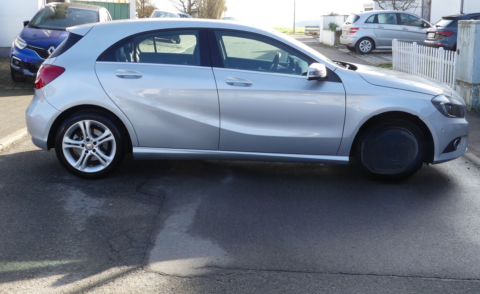 Mercedes-Benz A 250 BlueEfficiency | NAVI | BI-XENON | PANO foto 8