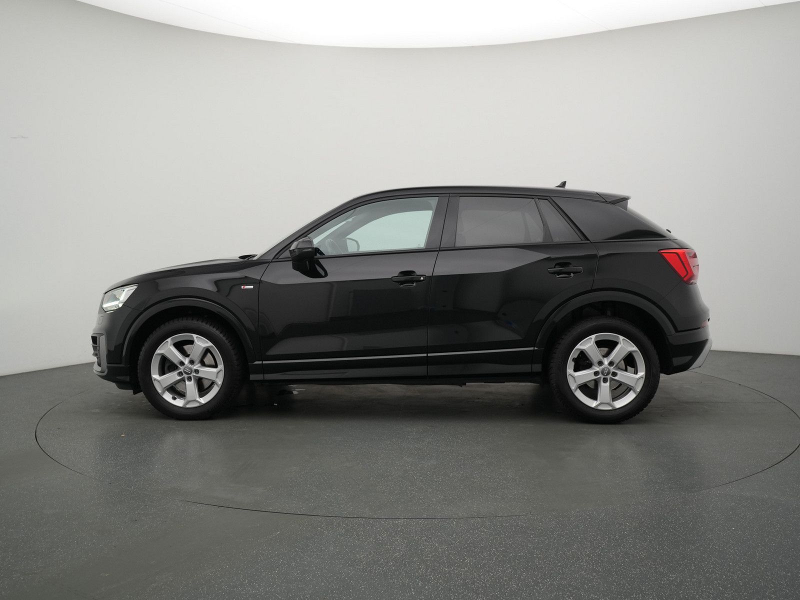 Audi Q2 quattro S line S-TRON AHK LEDER NAVI LED SHZ foto 12