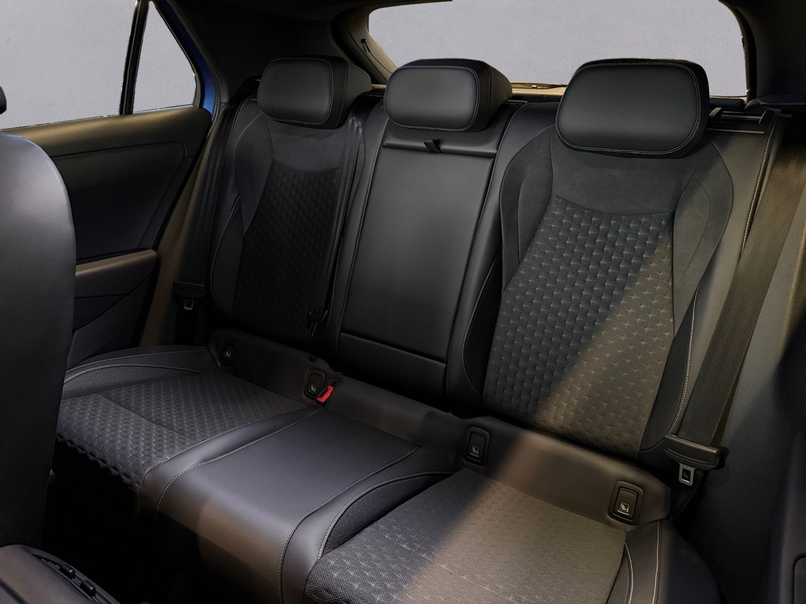 Volkswagen T-Roc R-Line l eTSI / Automatik / Celestial Blue foto 13