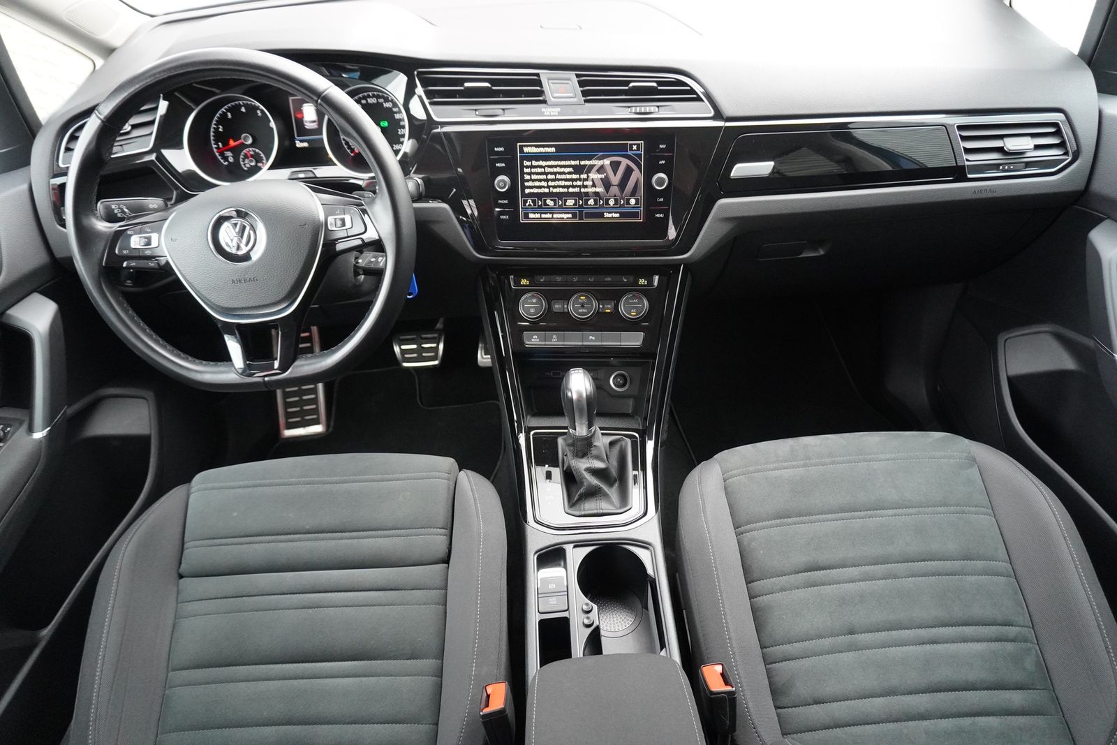 Volkswagen Touran 1.5 TSI DSG Highline LED Navi AHK Kamera foto 11