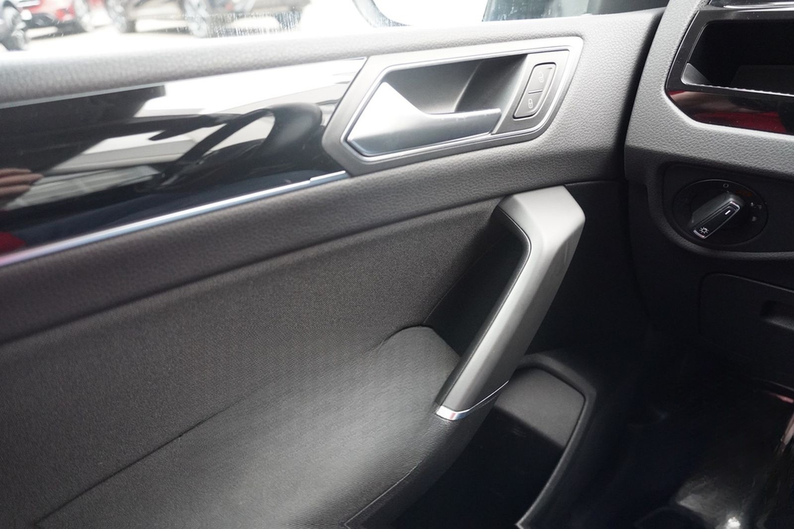 Volkswagen Touran 1.5 TSI DSG Highline LED Navi AHK Kamera foto 18