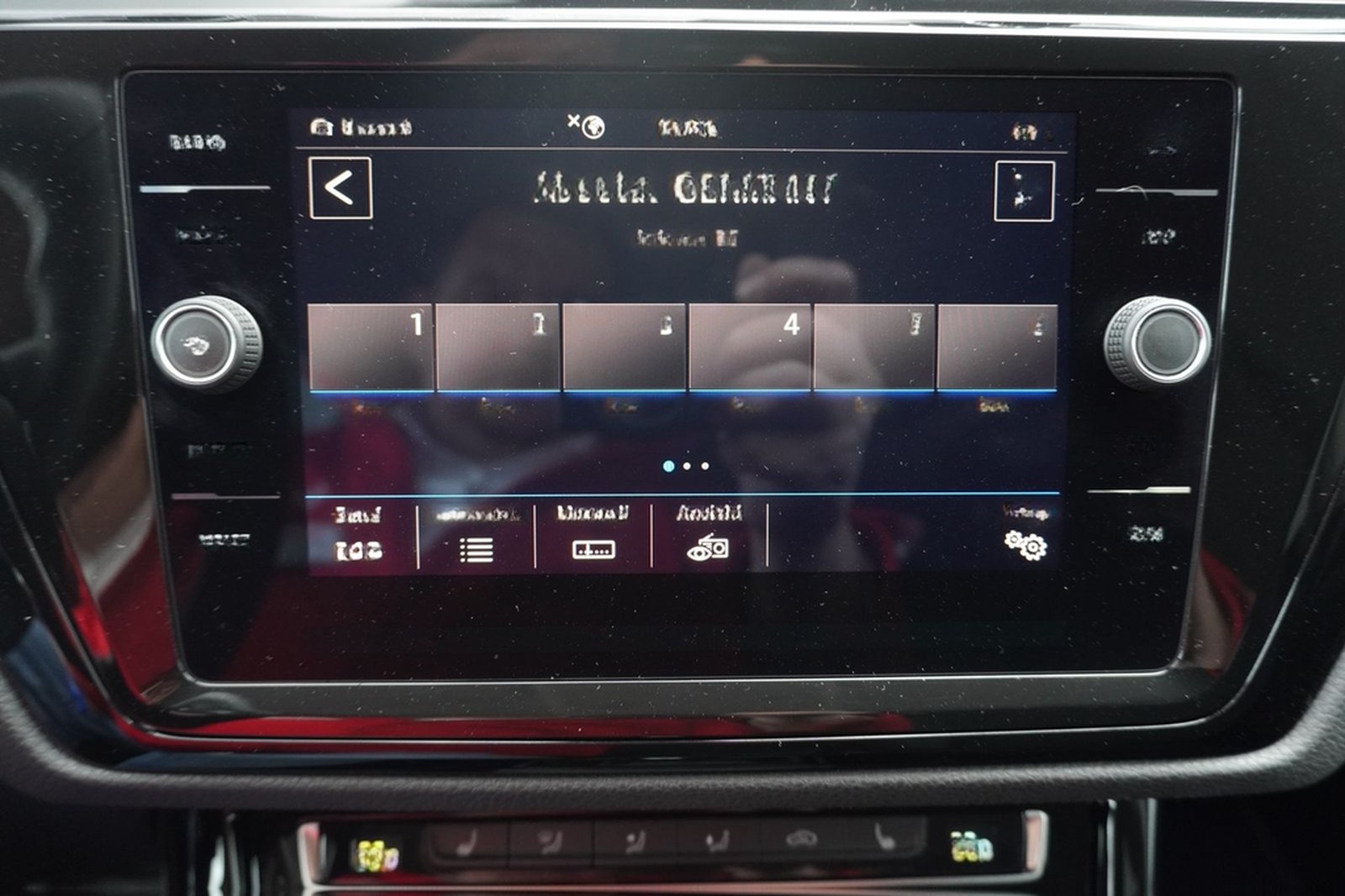 Volkswagen Touran 1.5 TSI DSG Highline LED Navi AHK Kamera foto 31