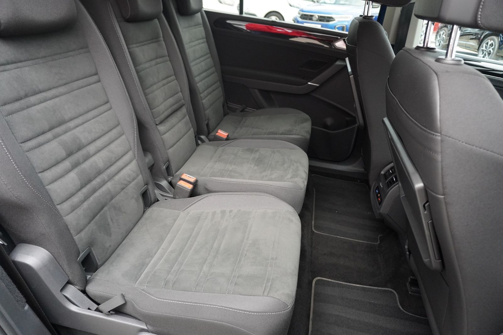 Volkswagen Touran 1.5 TSI DSG Highline LED Navi AHK Kamera foto 40