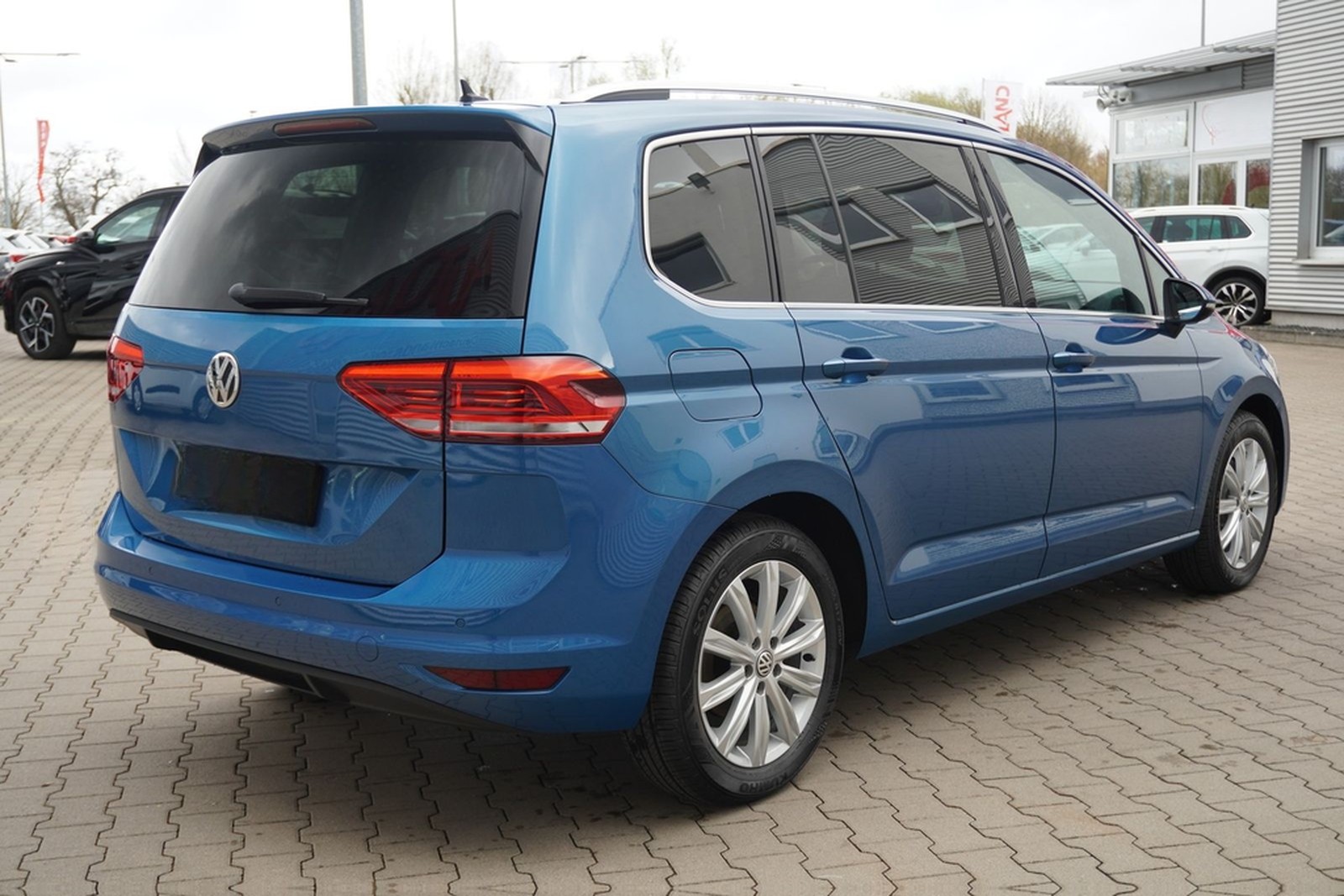 Volkswagen Touran 1.5 TSI DSG Highline LED Navi AHK Kamera foto 6