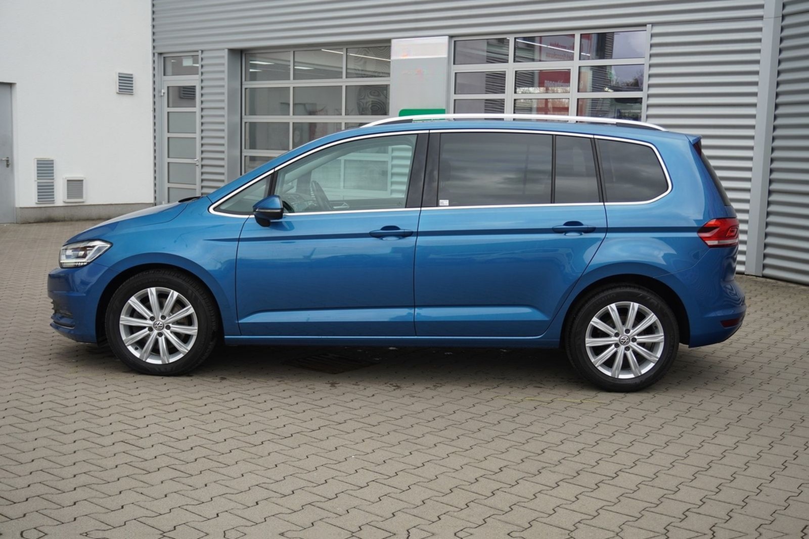 Volkswagen Touran 1.5 TSI DSG Highline LED Navi AHK Kamera foto 8