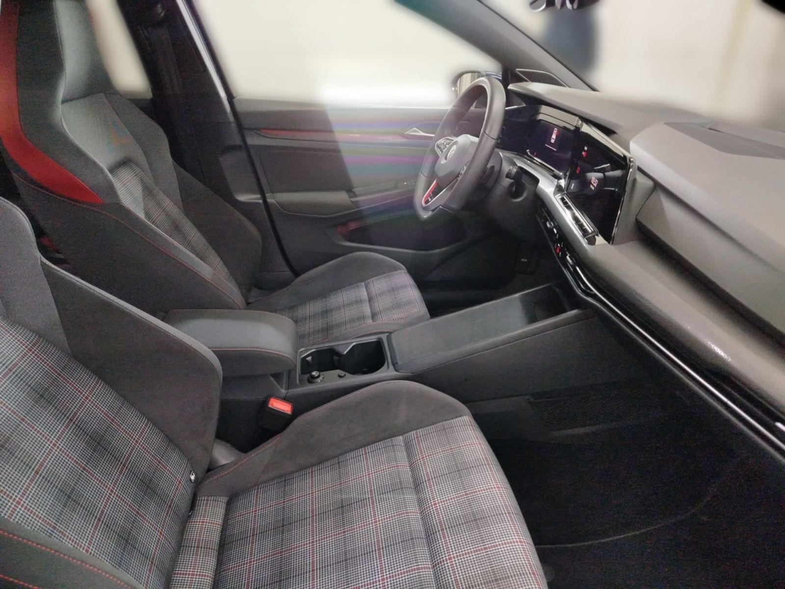 Volkswagen Golf VIII 2.0 TSI DSG GTI Navi IQ.Light DCC foto 14