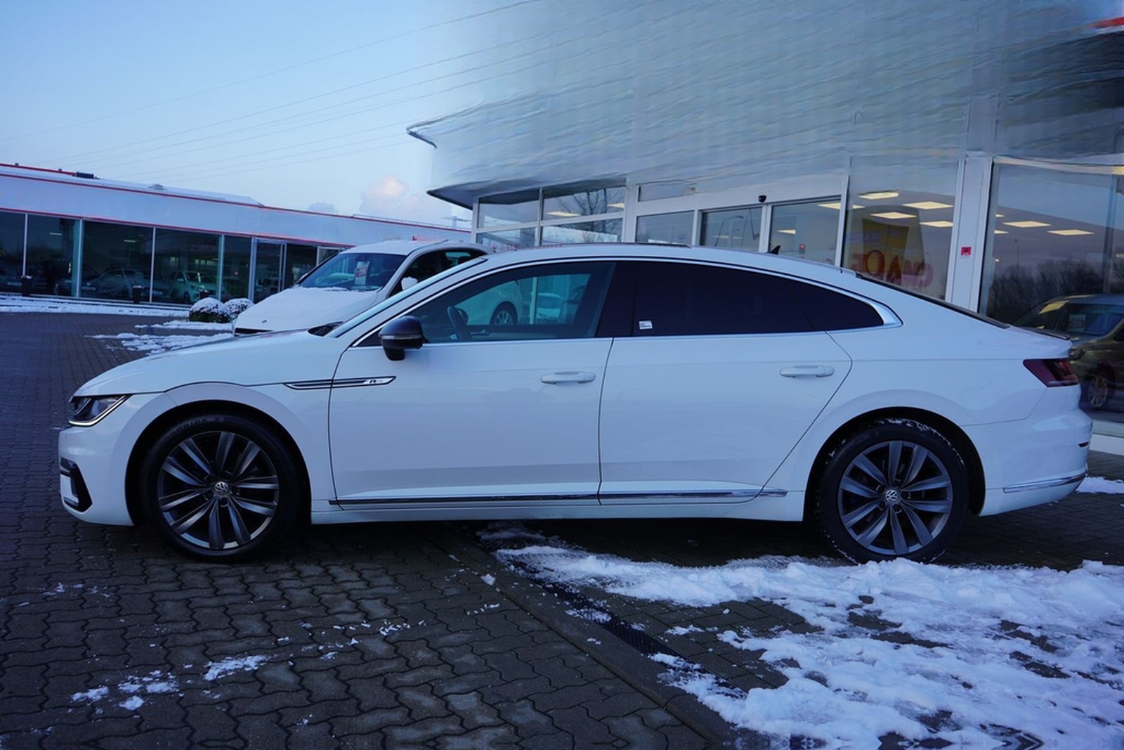 Volkswagen Arteon 2.0 R-Line LED Android Apple Sitzheizung foto 3