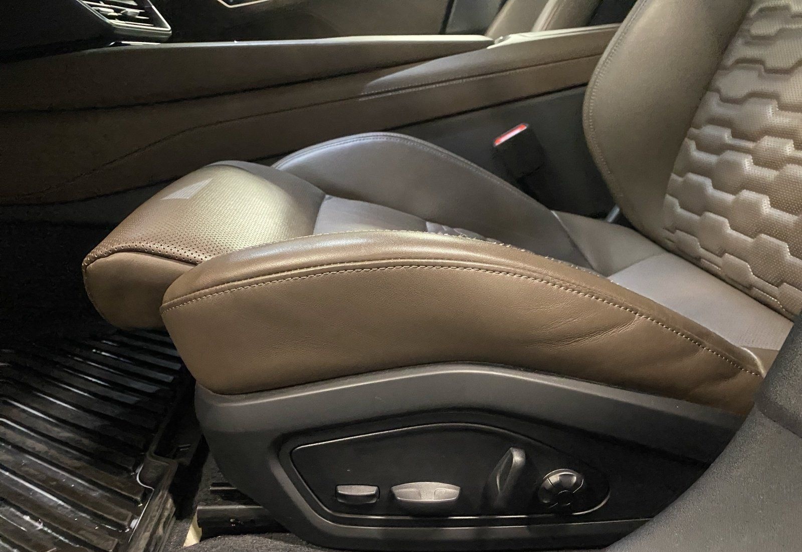 Audi e-tron GT quattro ACC AUT Kam. Leder Luft Navi foto 10