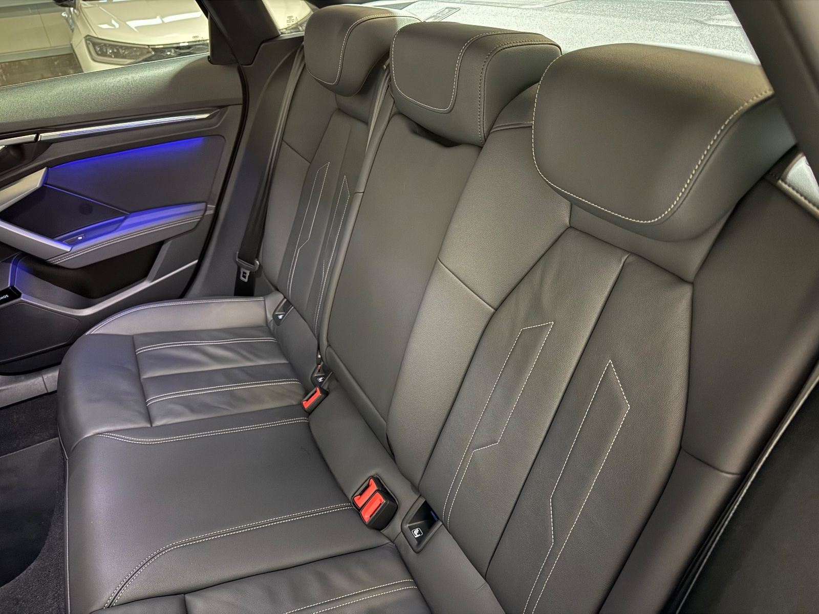 Audi S3 Limousine 2.0 TFSI qu Pano Sonos Matrix HuD foto 19