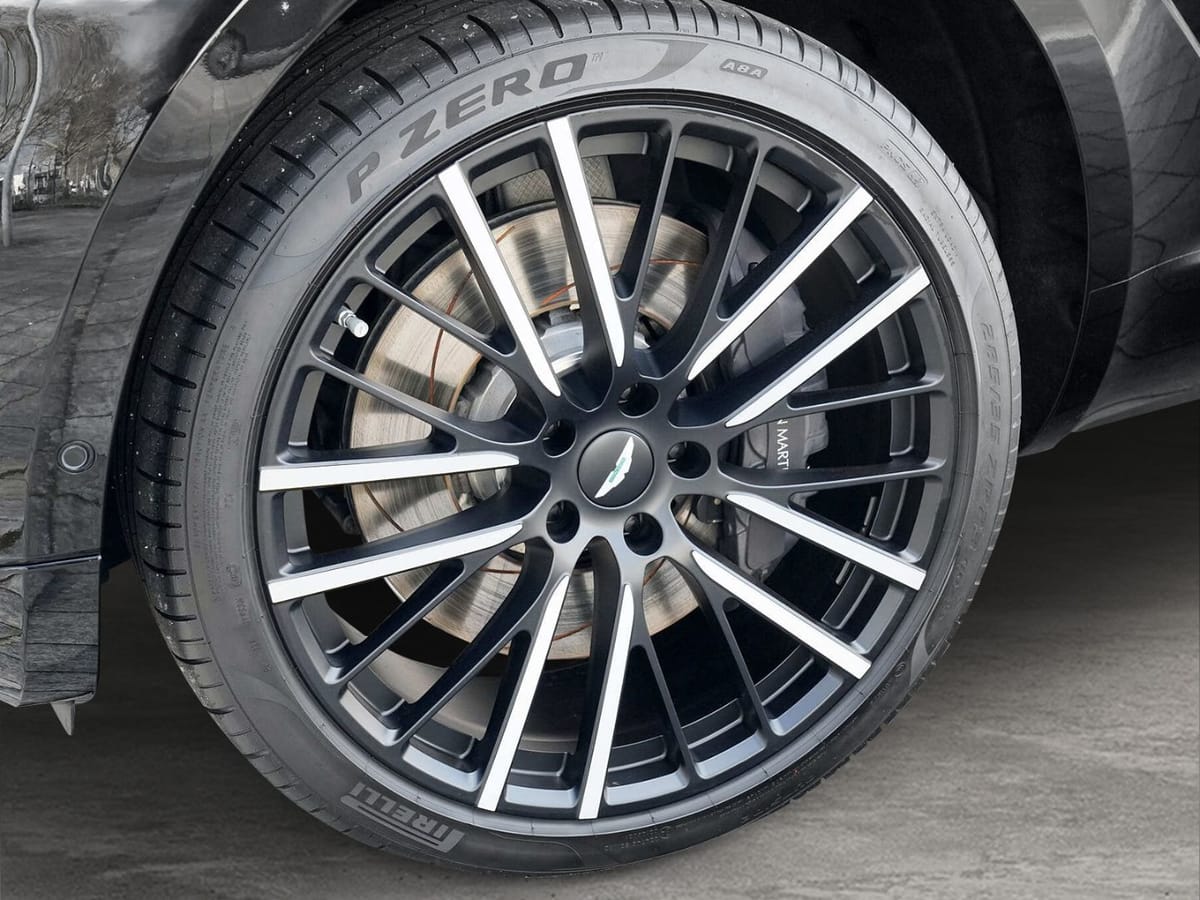 Aston Martin DBX 550 UPE 227.330,-€ Jet Black / Onyx Black foto 13