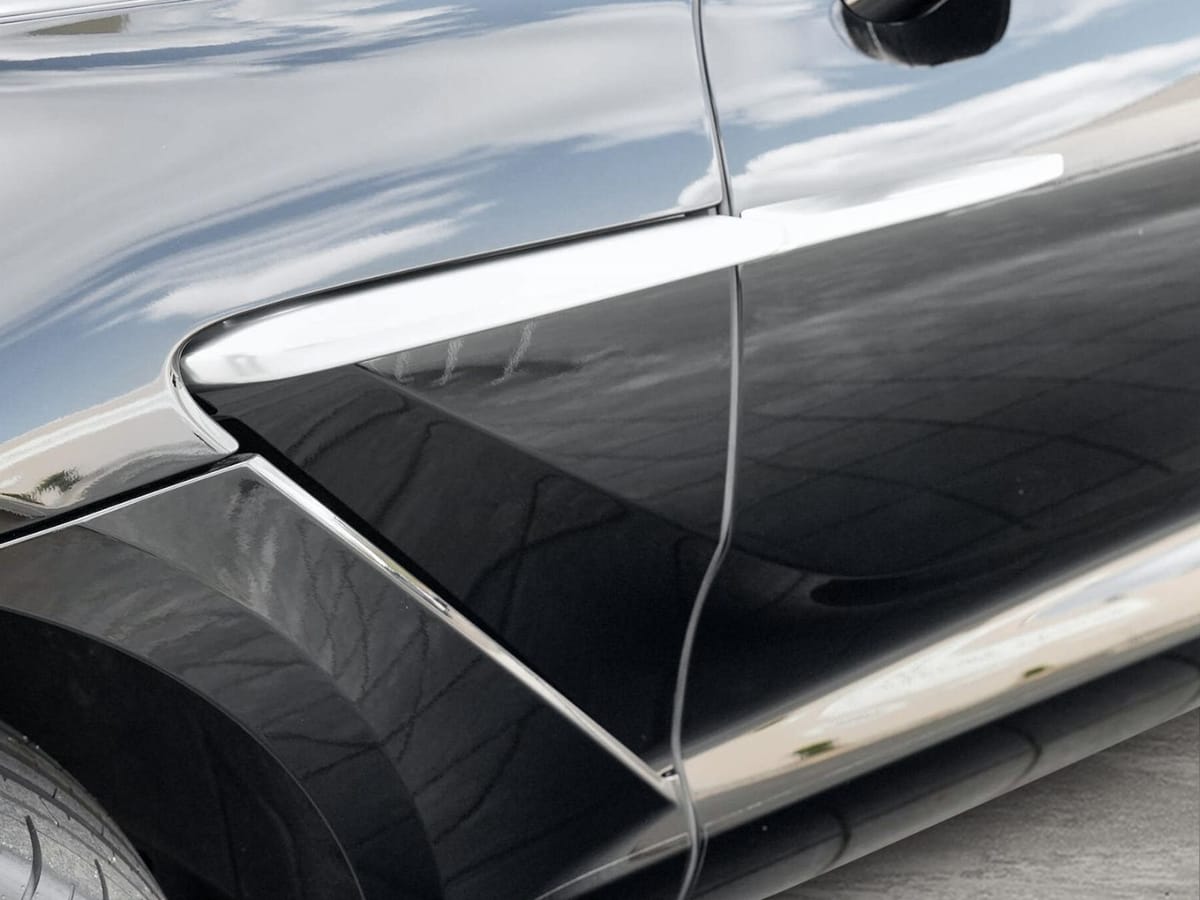 Aston Martin DBX 550 UPE 227.330,-€ Jet Black / Onyx Black foto 14