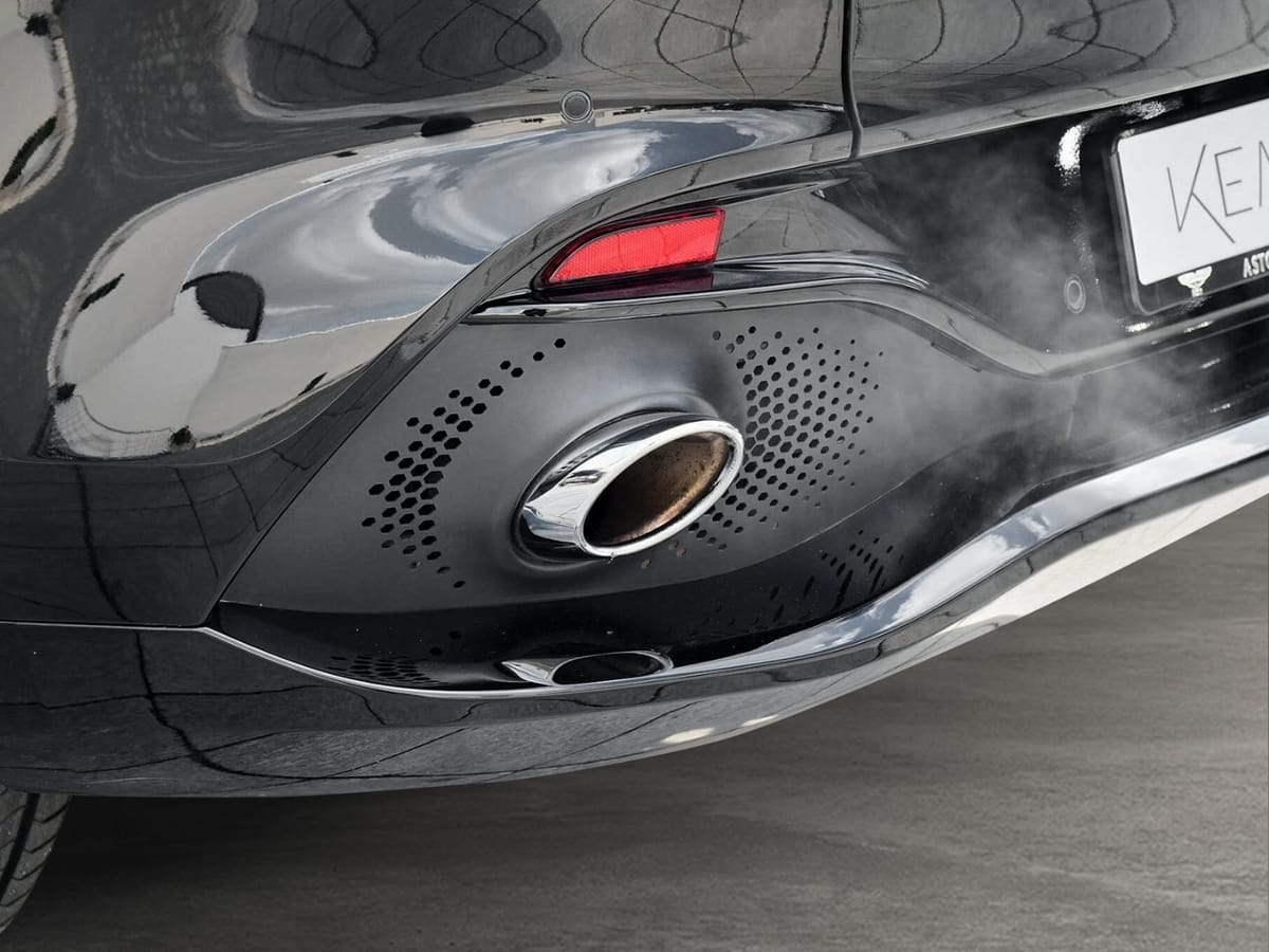 Aston Martin DBX 550 UPE 227.330,-€ Jet Black / Onyx Black foto 16