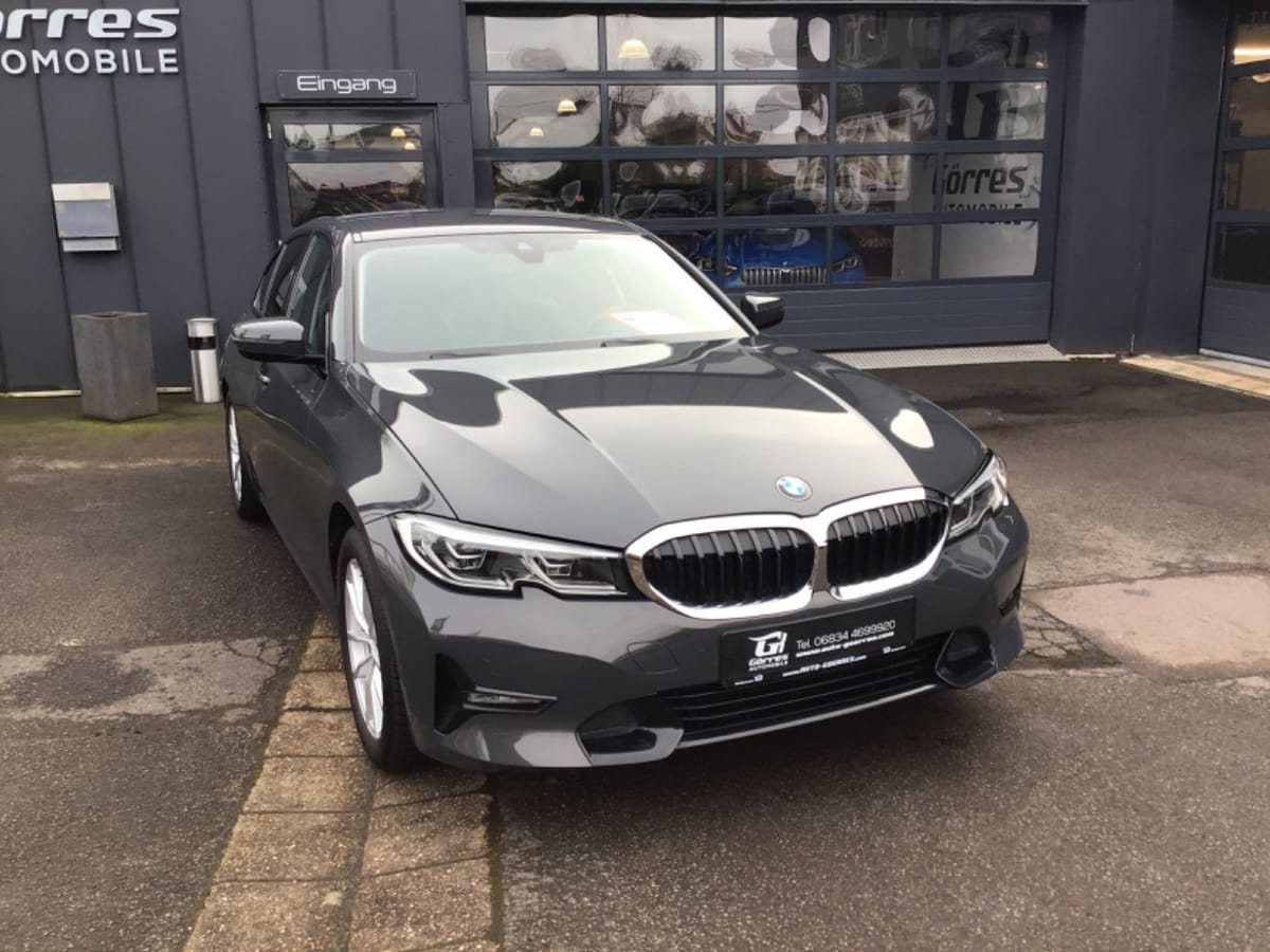 BMW 320 i Sport Line foto 2