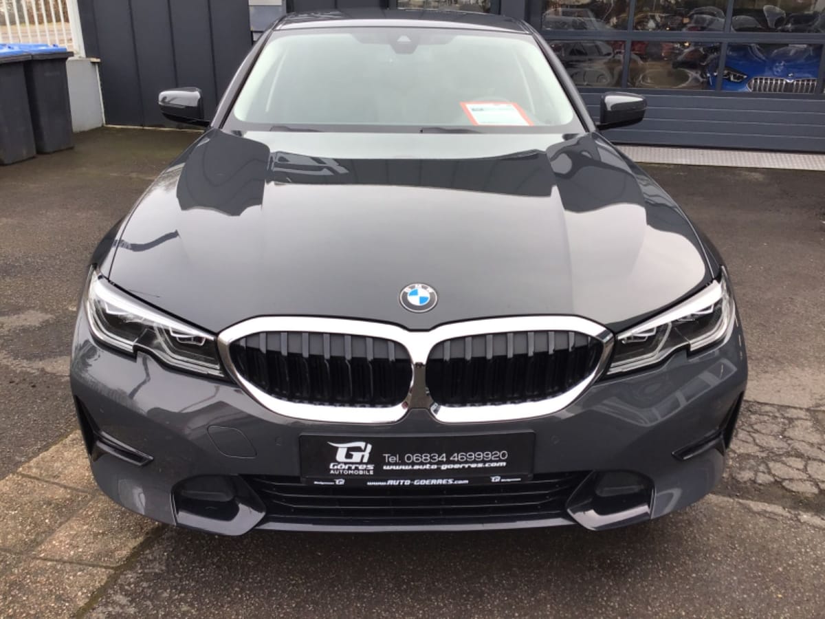 BMW 320 i Sport Line foto 3