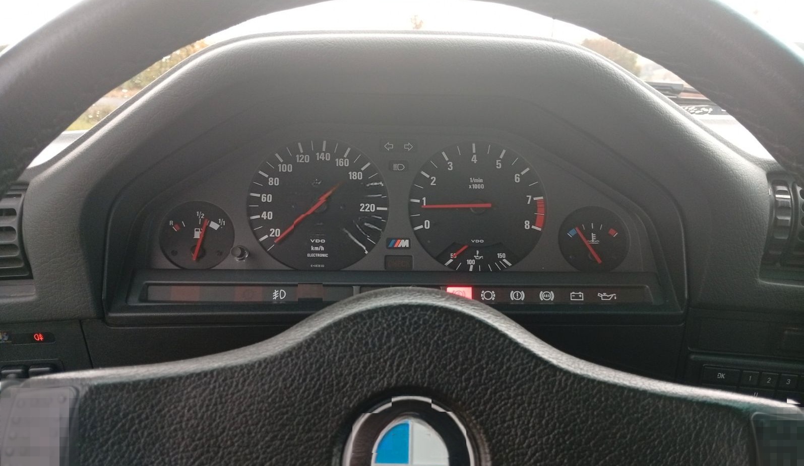 BMW M3 E30 extrem gepflegtes dt. Fahrzeug,unfallfrei foto 13