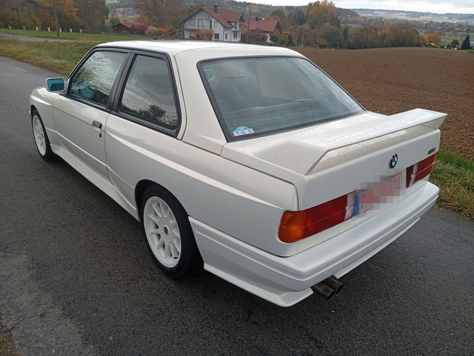 BMW M3 E30 extrem gepflegtes dt. Fahrzeug,unfallfrei foto 5