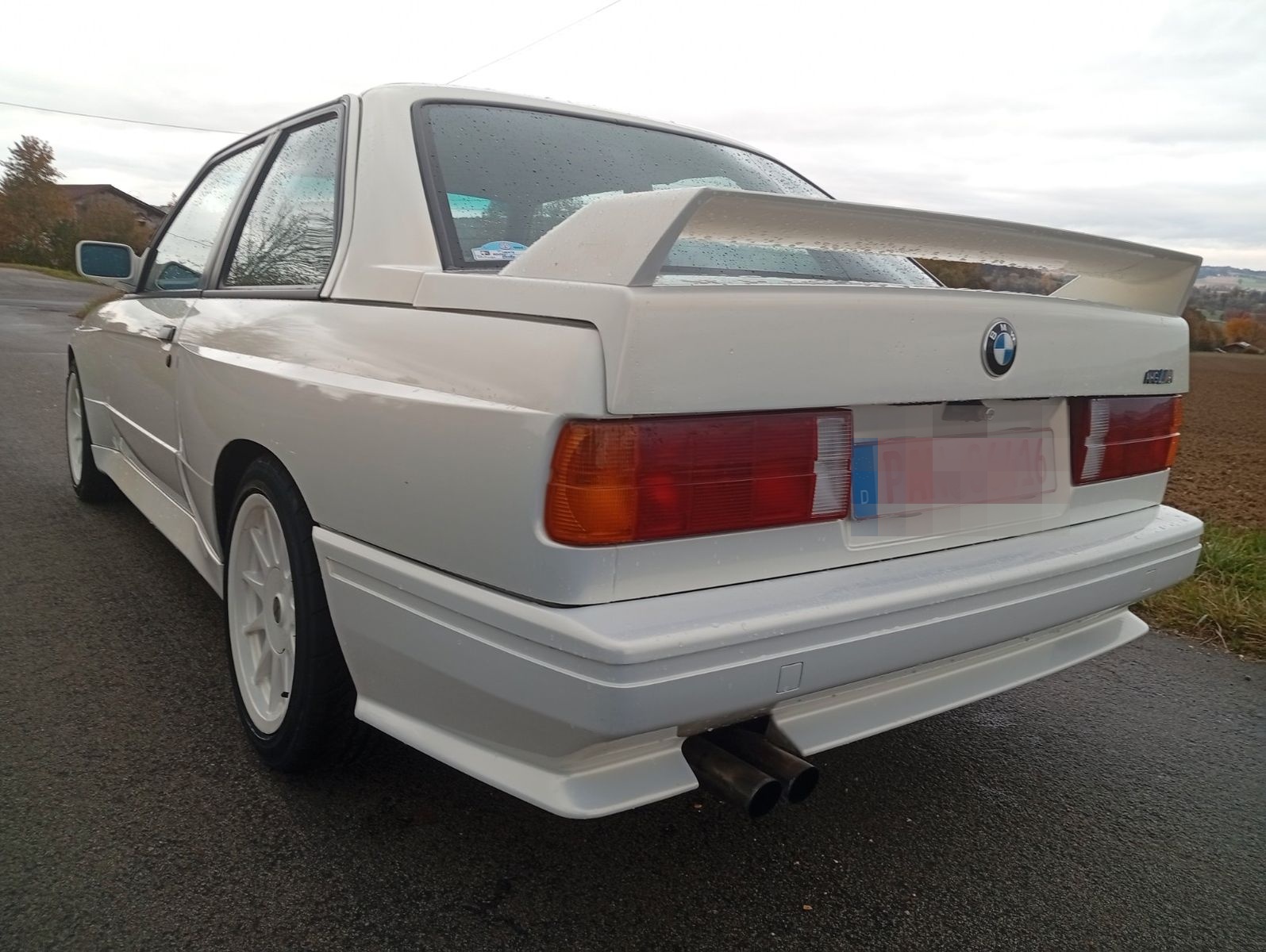 BMW M3 E30 extrem gepflegtes dt. Fahrzeug,unfallfrei foto 7