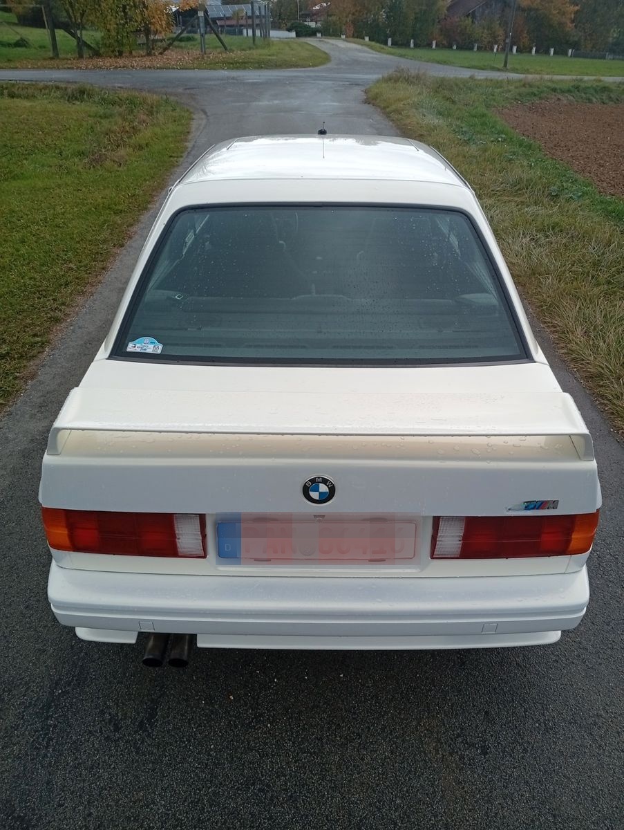 BMW M3 E30 extrem gepflegtes dt. Fahrzeug,unfallfrei foto 8