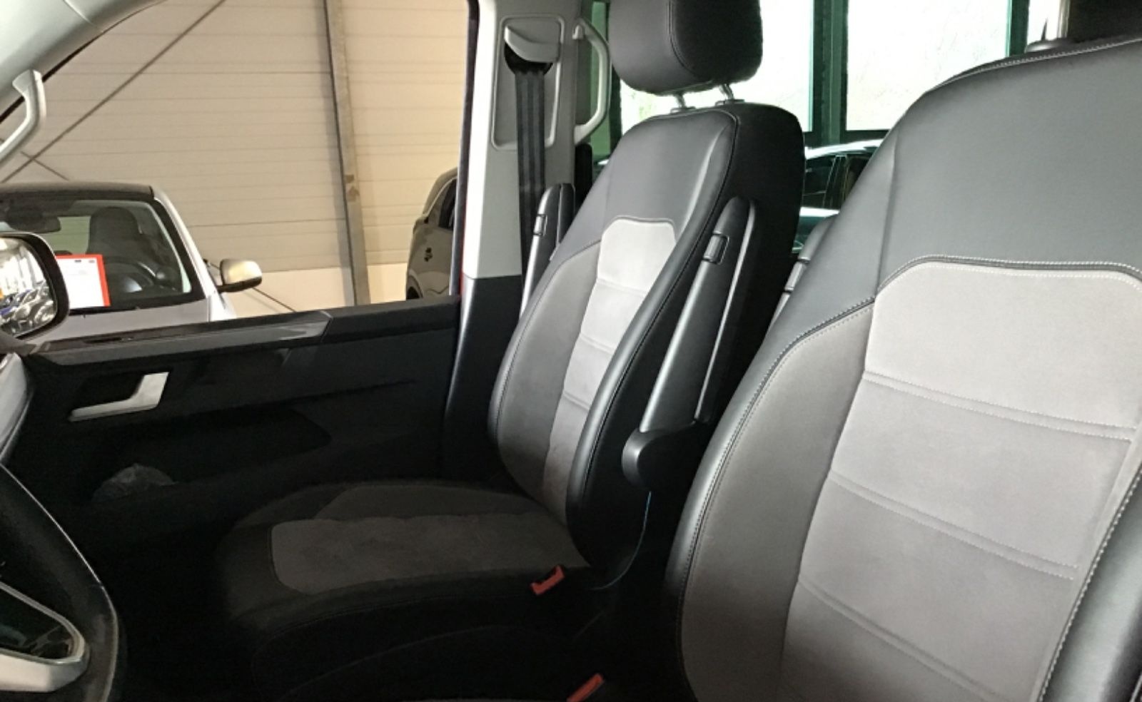 Volkswagen T6 Multivan 2.0 TDI Highline 4Motion foto 12