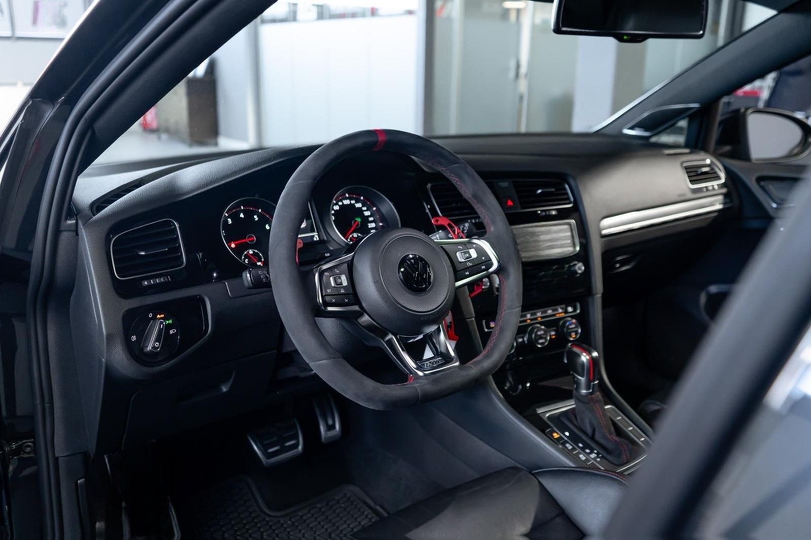 Volkswagen Golf 2.0 TSI GTI Clubsport PANO DYNAUDIO *KW* foto 12