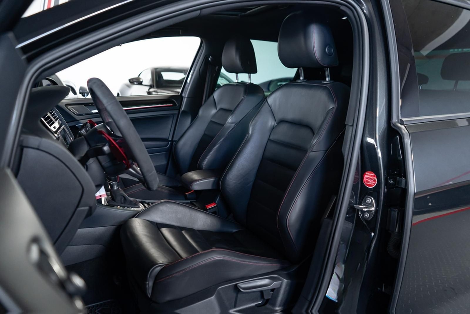 Volkswagen Golf 2.0 TSI GTI Clubsport PANO DYNAUDIO *KW* foto 13