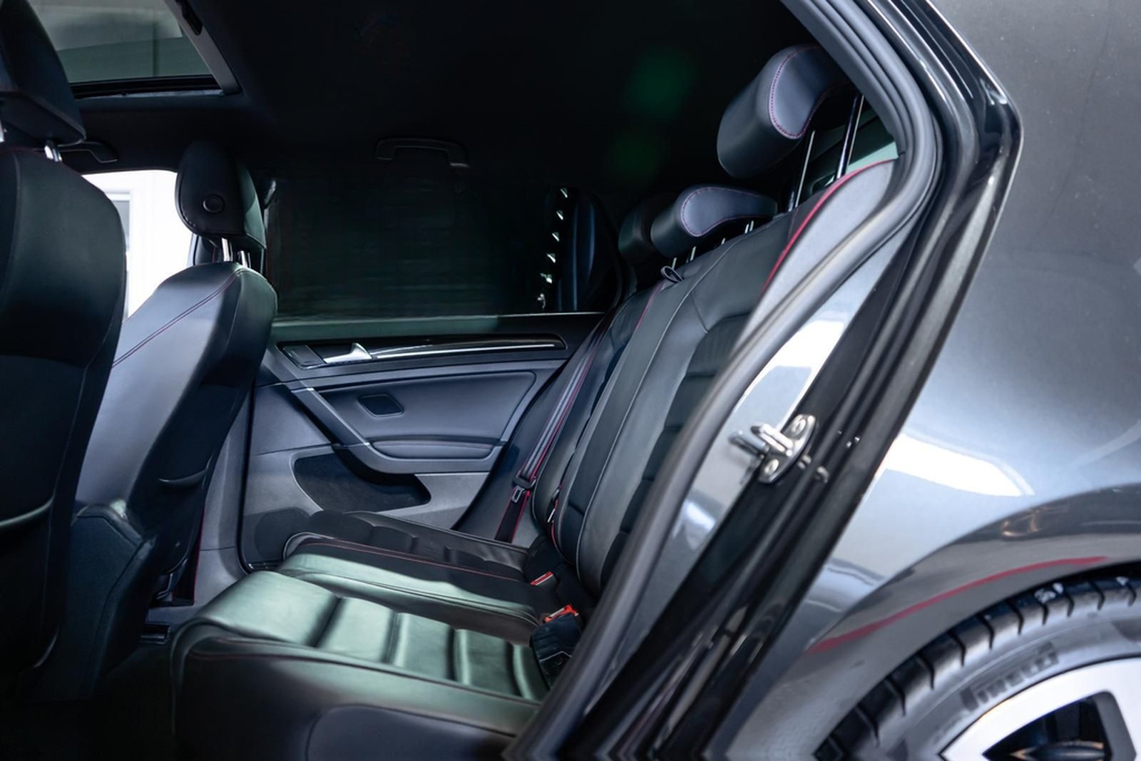 Volkswagen Golf 2.0 TSI GTI Clubsport PANO DYNAUDIO *KW* foto 14