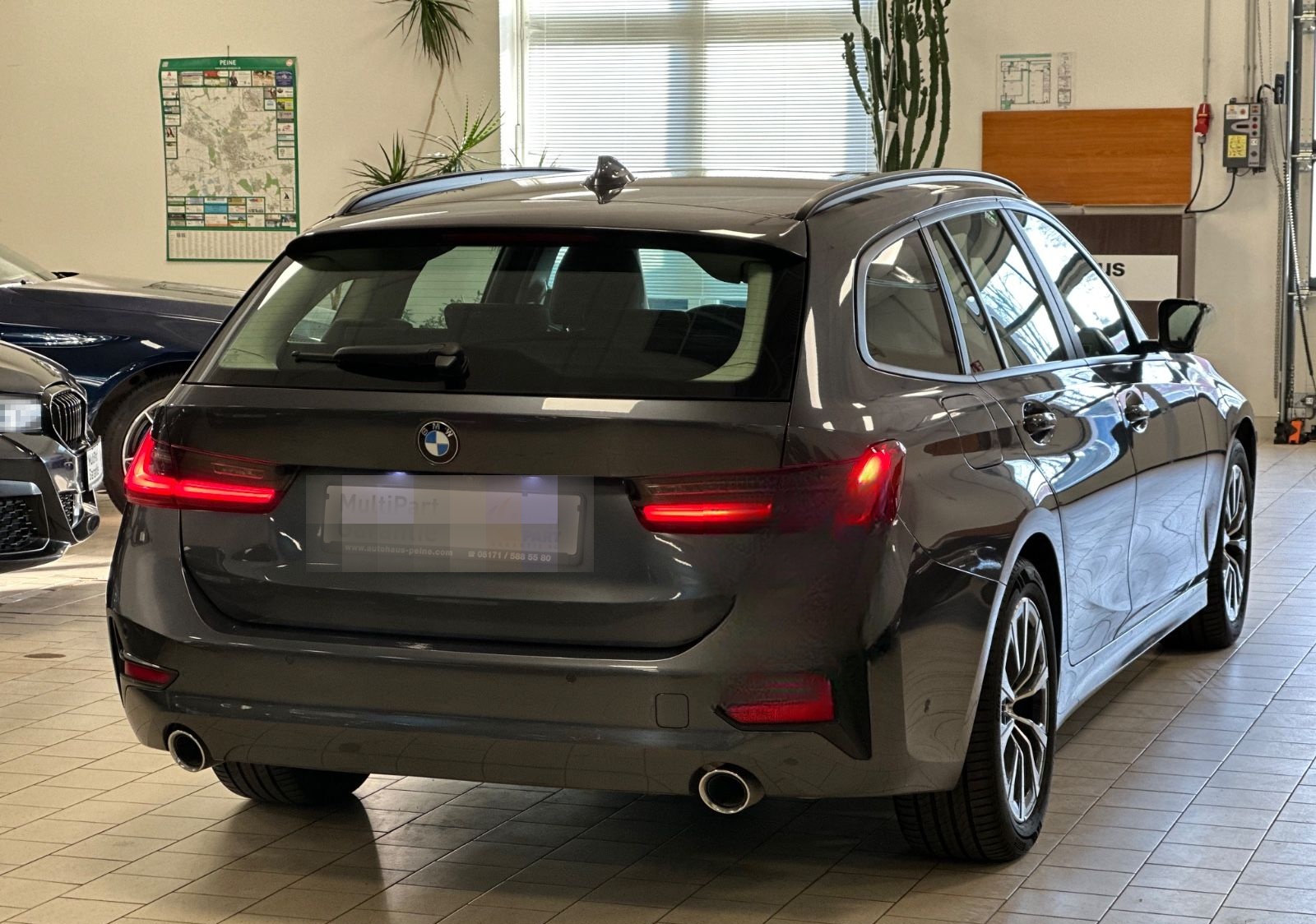 BMW 320d Aut/Navi/ParkAss/SportSitze/M-Lenkrad/Hi-Fi foto 12