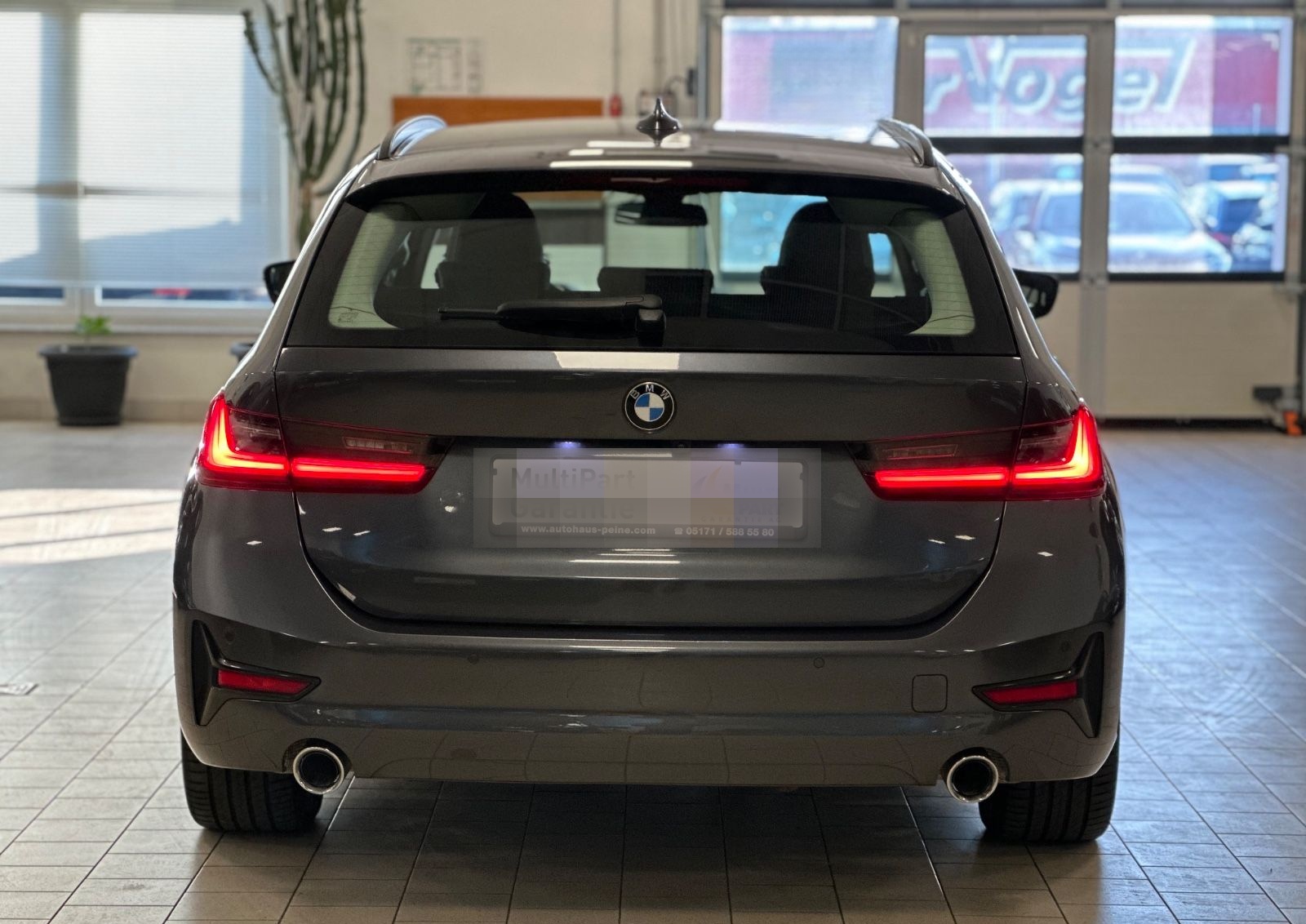 BMW 320d Aut/Navi/ParkAss/SportSitze/M-Lenkrad/Hi-Fi foto 14