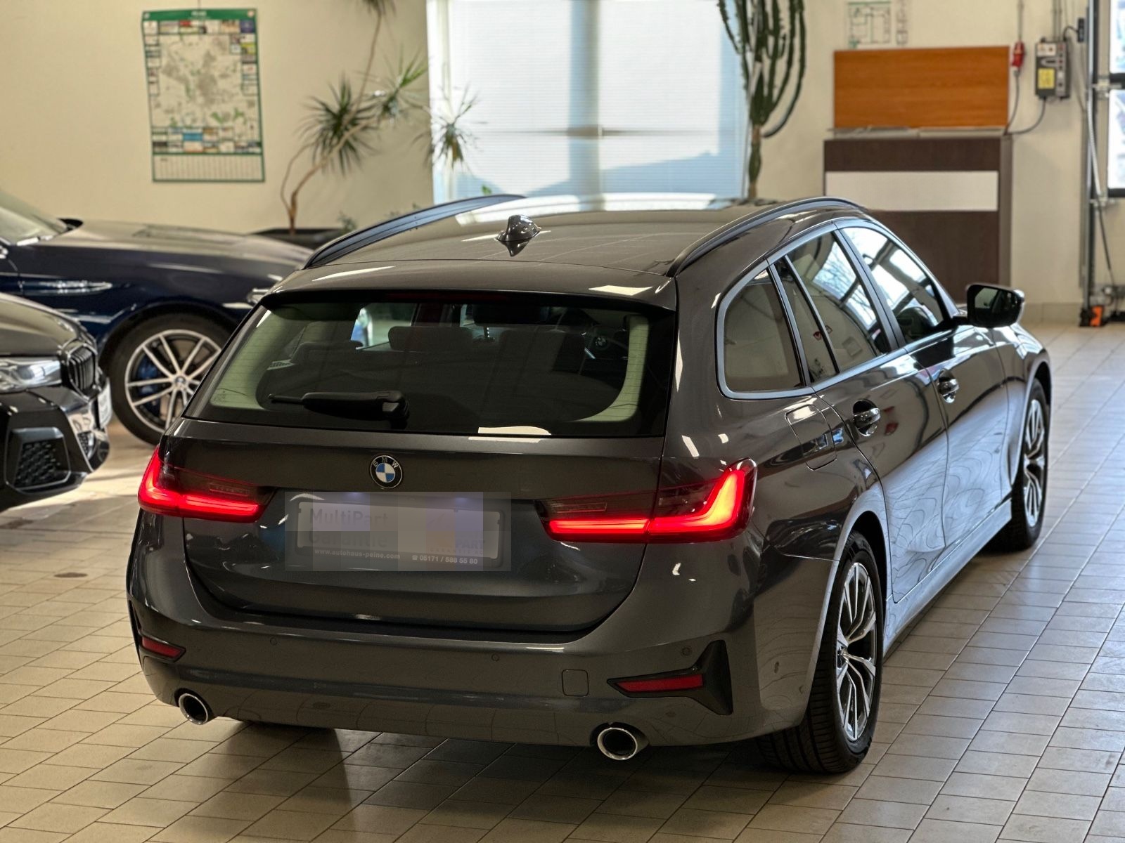 BMW 320d Aut/Navi/ParkAss/SportSitze/M-Lenkrad/Hi-Fi foto 18