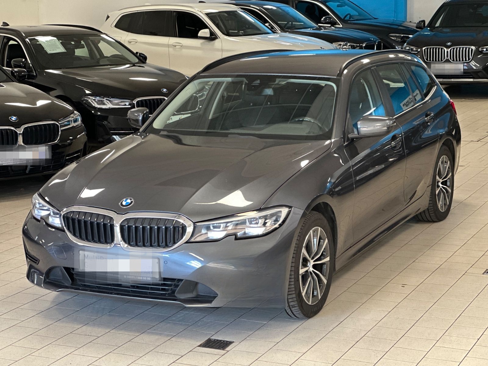 BMW 320d Aut/Navi/ParkAss/SportSitze/M-Lenkrad/Hi-Fi foto 9
